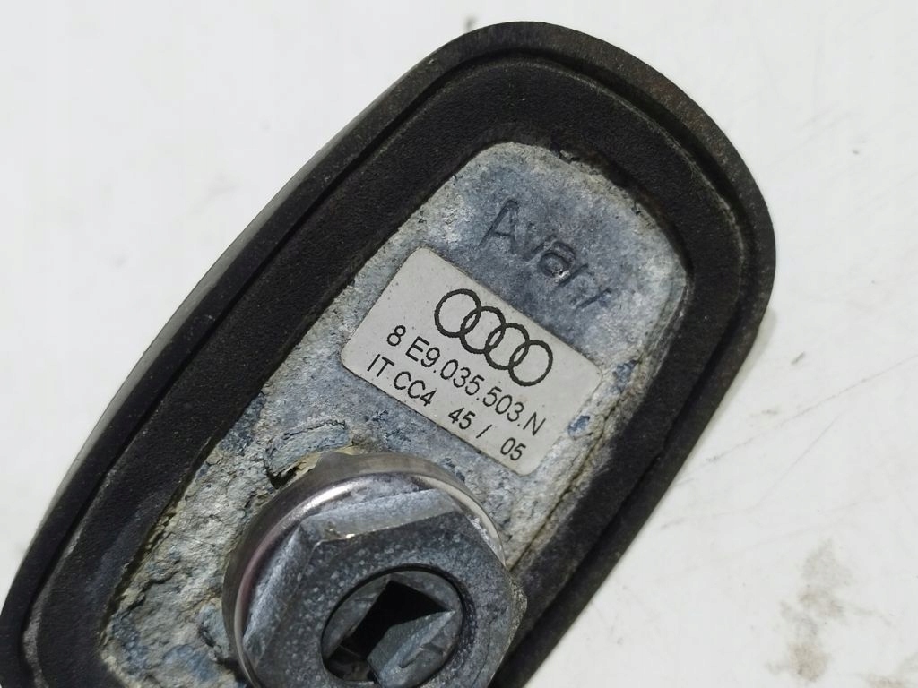 Audi A4 B7 kombi Antenne Toit 8E9035503N