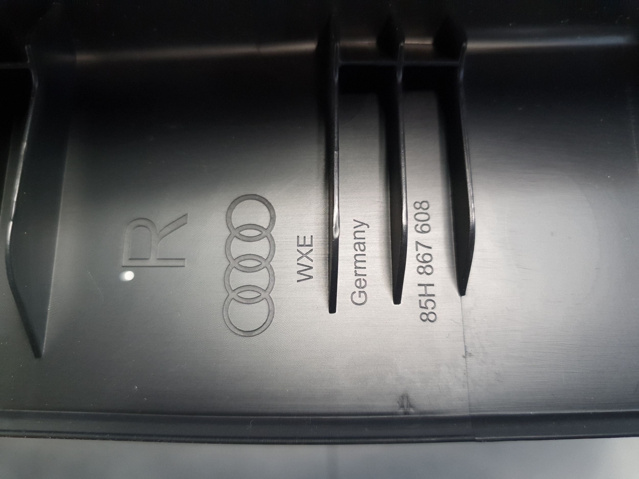 Audi SQ6 e-tron upholstery bonnet boot 85H867979