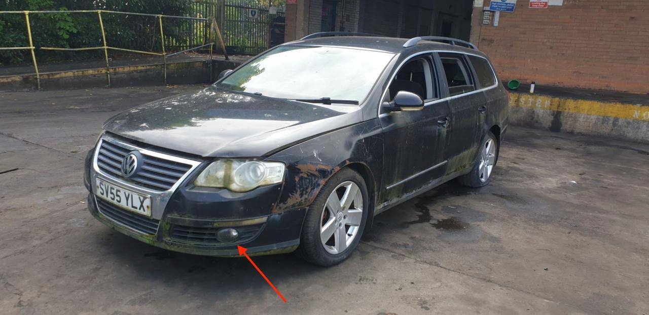 fog light left side Volkswagen Passat B6 2005 3C0941699B