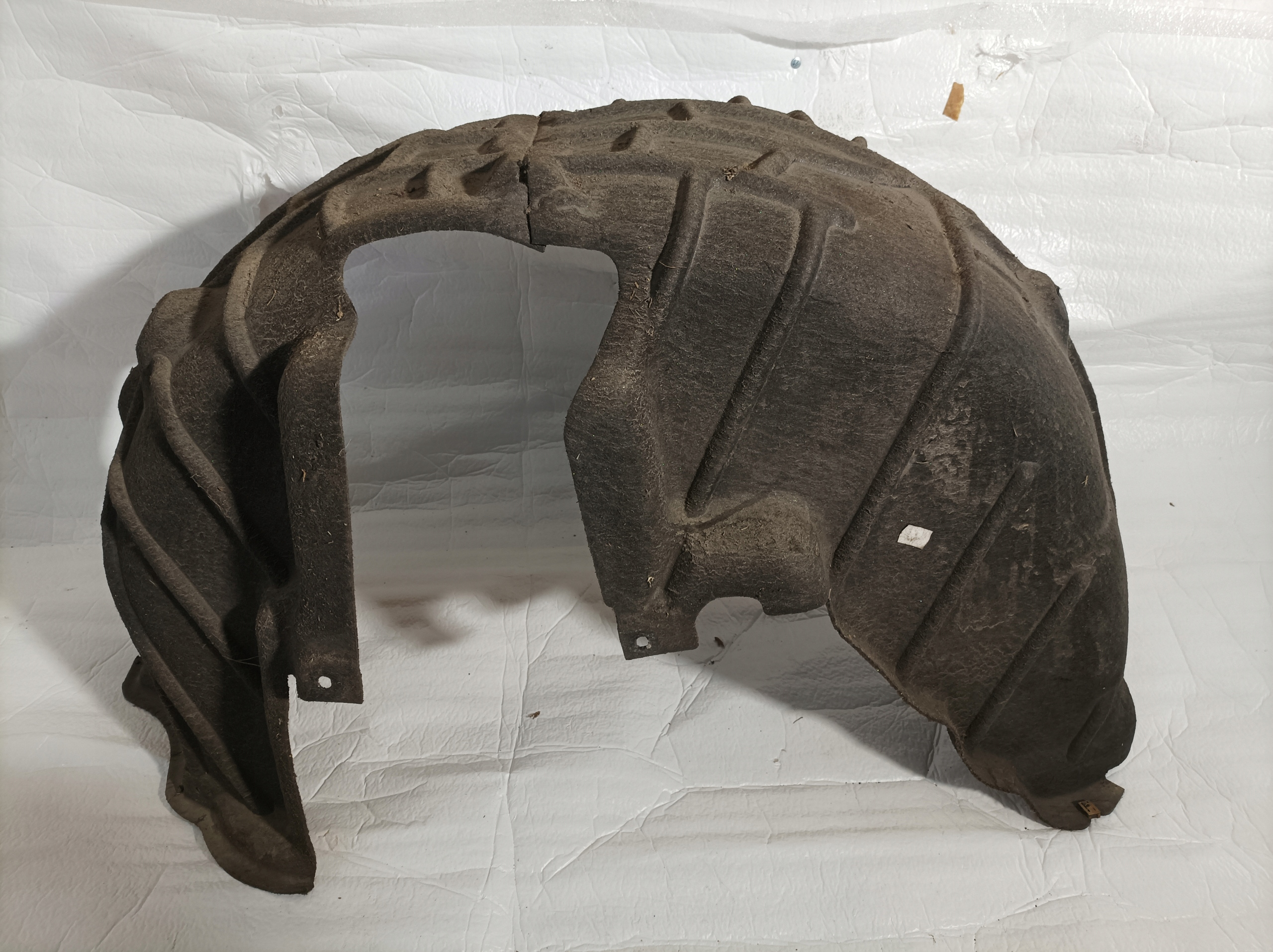 Audi A4 B9 подкрылки левый зад 8W0810171F