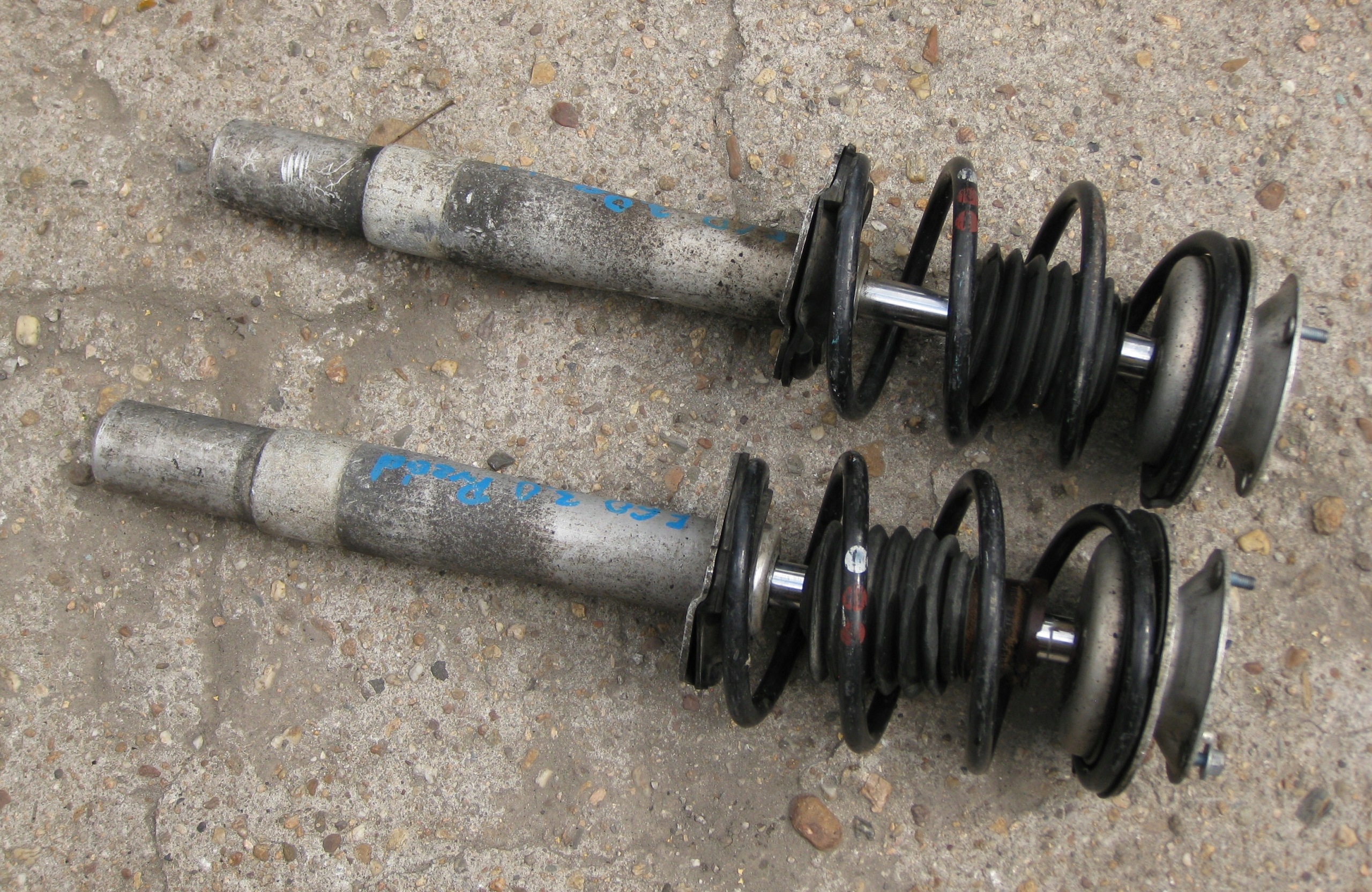 BMW 5 E60 Stoßdämpfer vorne rechts links 6764464