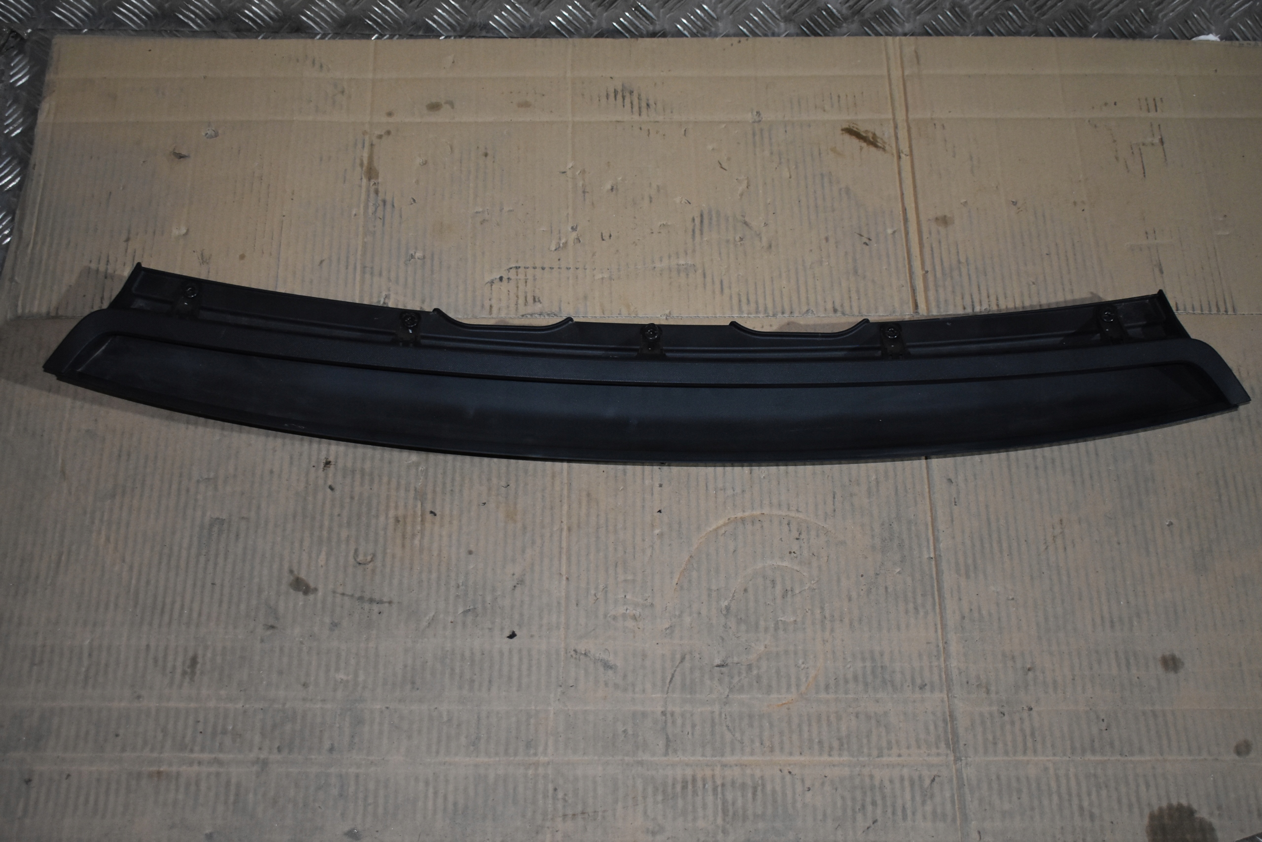 IDEALNE torpedo rear. BMW G22 G82 1