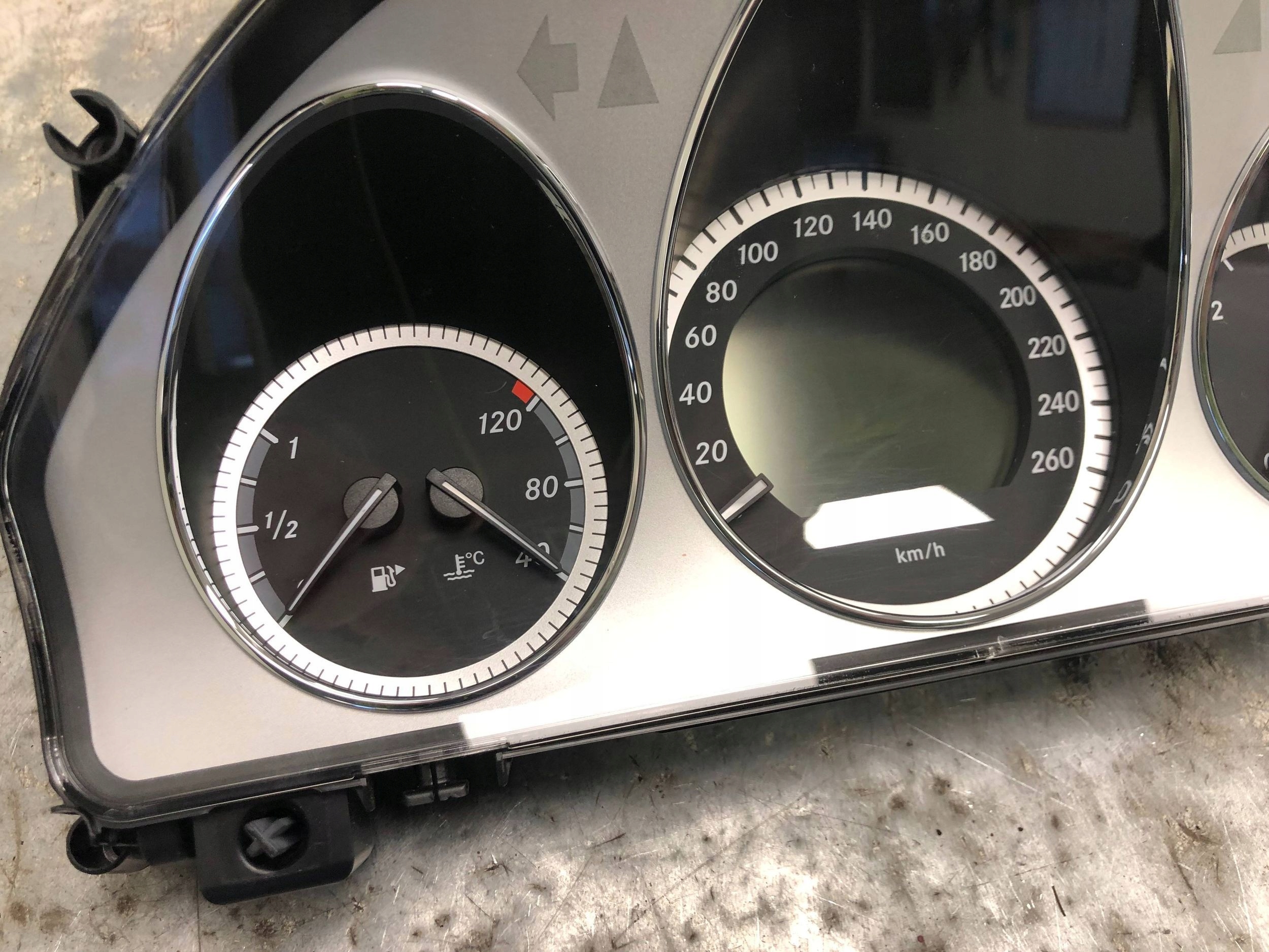 MERCEDES C W204 2.2 CDI AUTOMAT dials dials A2049002105