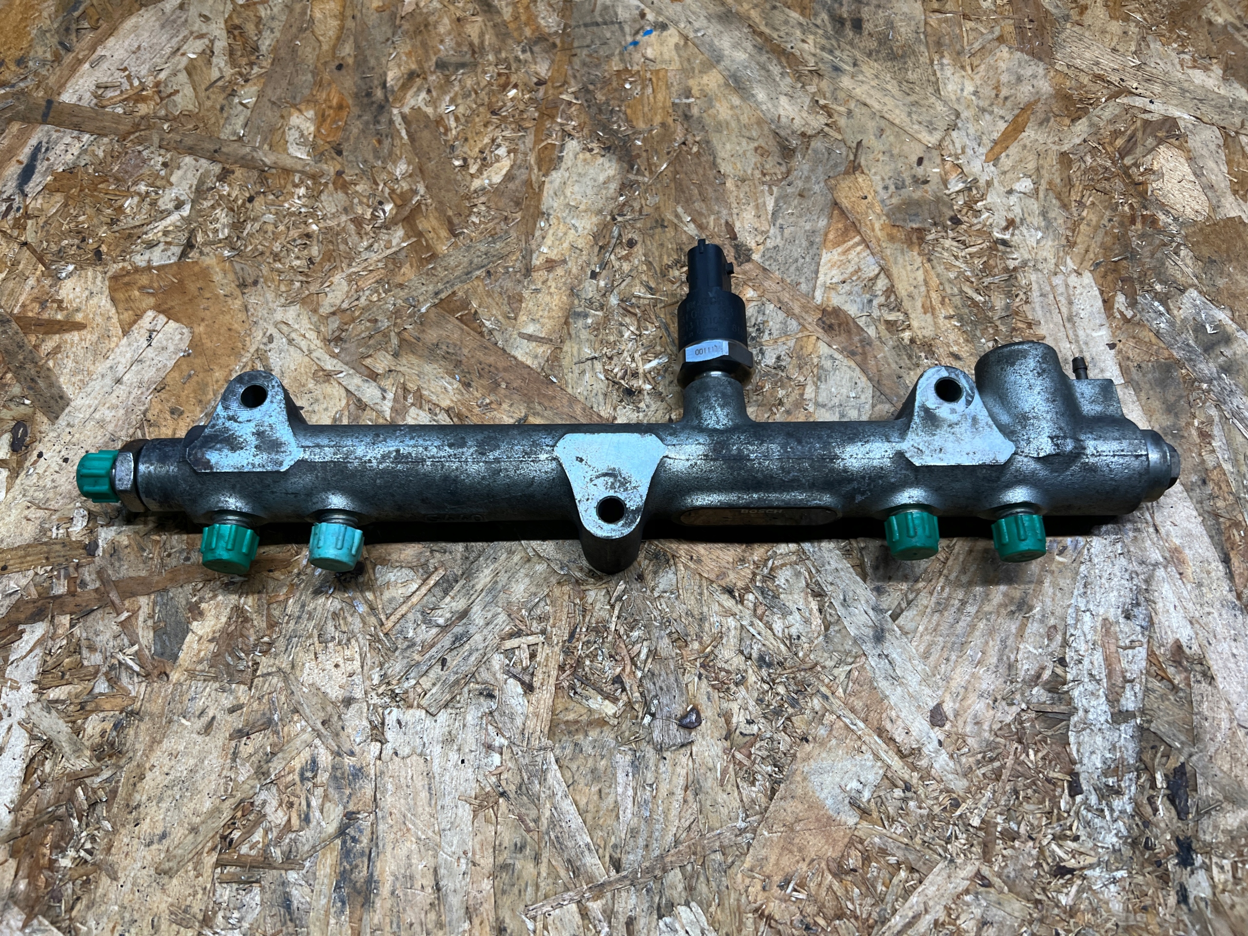 Rampe injection Capteurs JEEP CHEROKEE KJ 2.5 CRD 0445214023