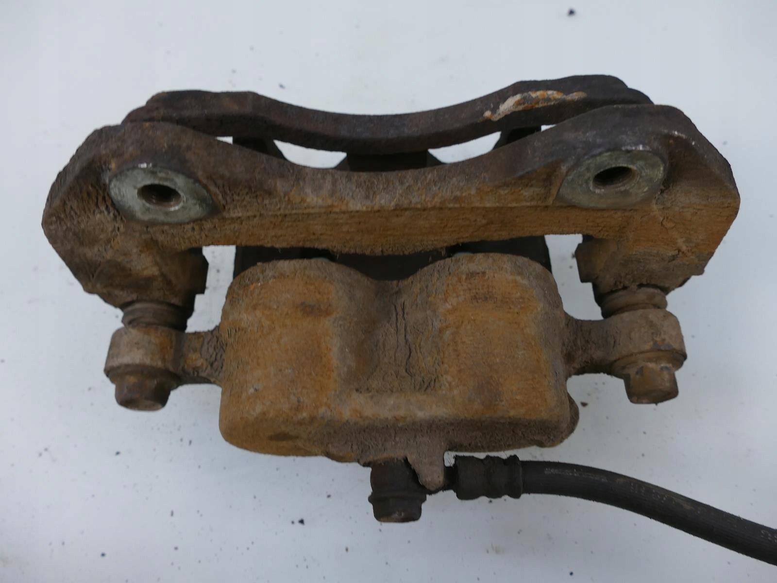 MITSUBISHI OUTLANDER III 2.2 DI-D caliper brake left front
