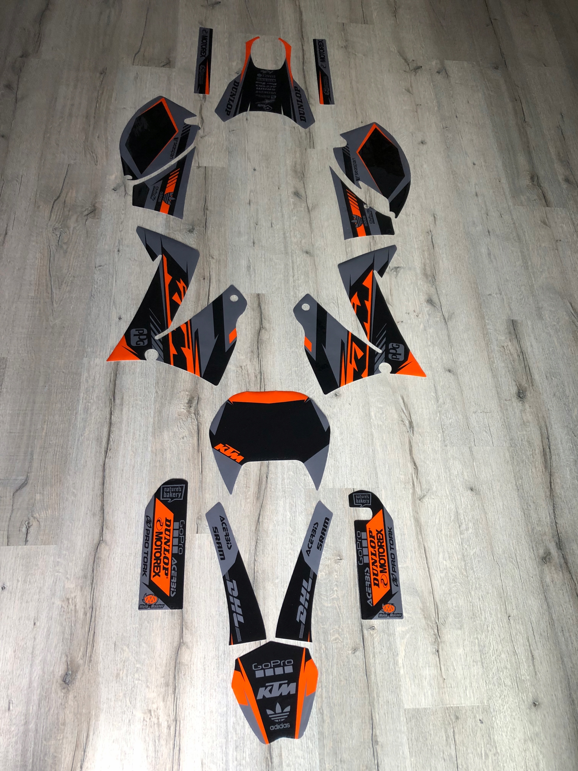 Ktm LC4 98-07 čierna dyha Core Italia Cubamoto