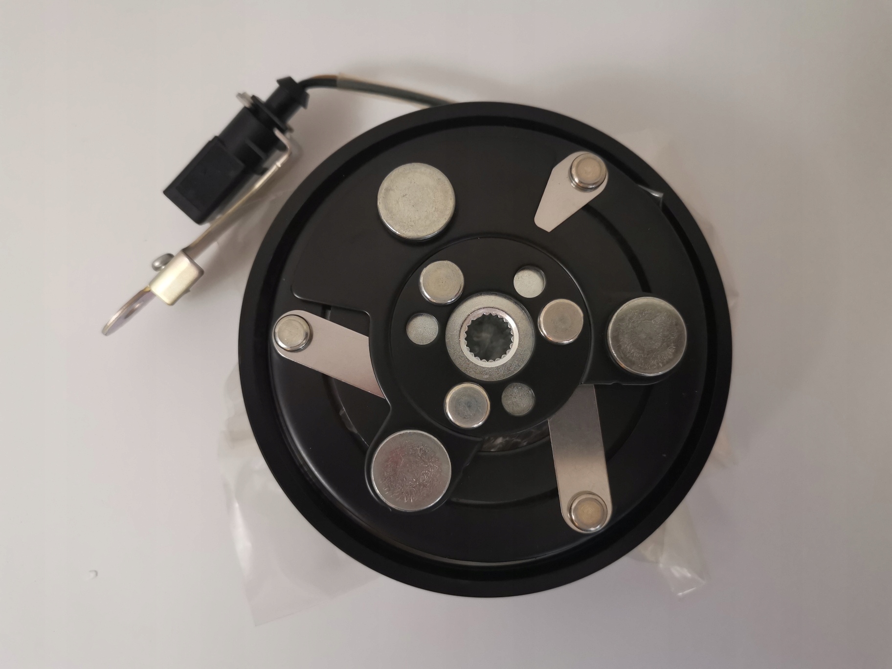 Муфта компрессоры кондиционера VW SEATm3820811a