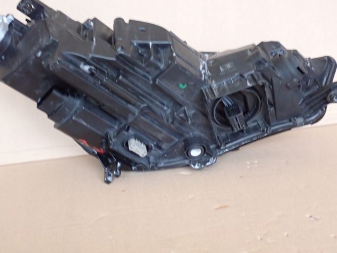 AUDI A4 B9 MATRIX 15- reflektor left light left 8W0941035