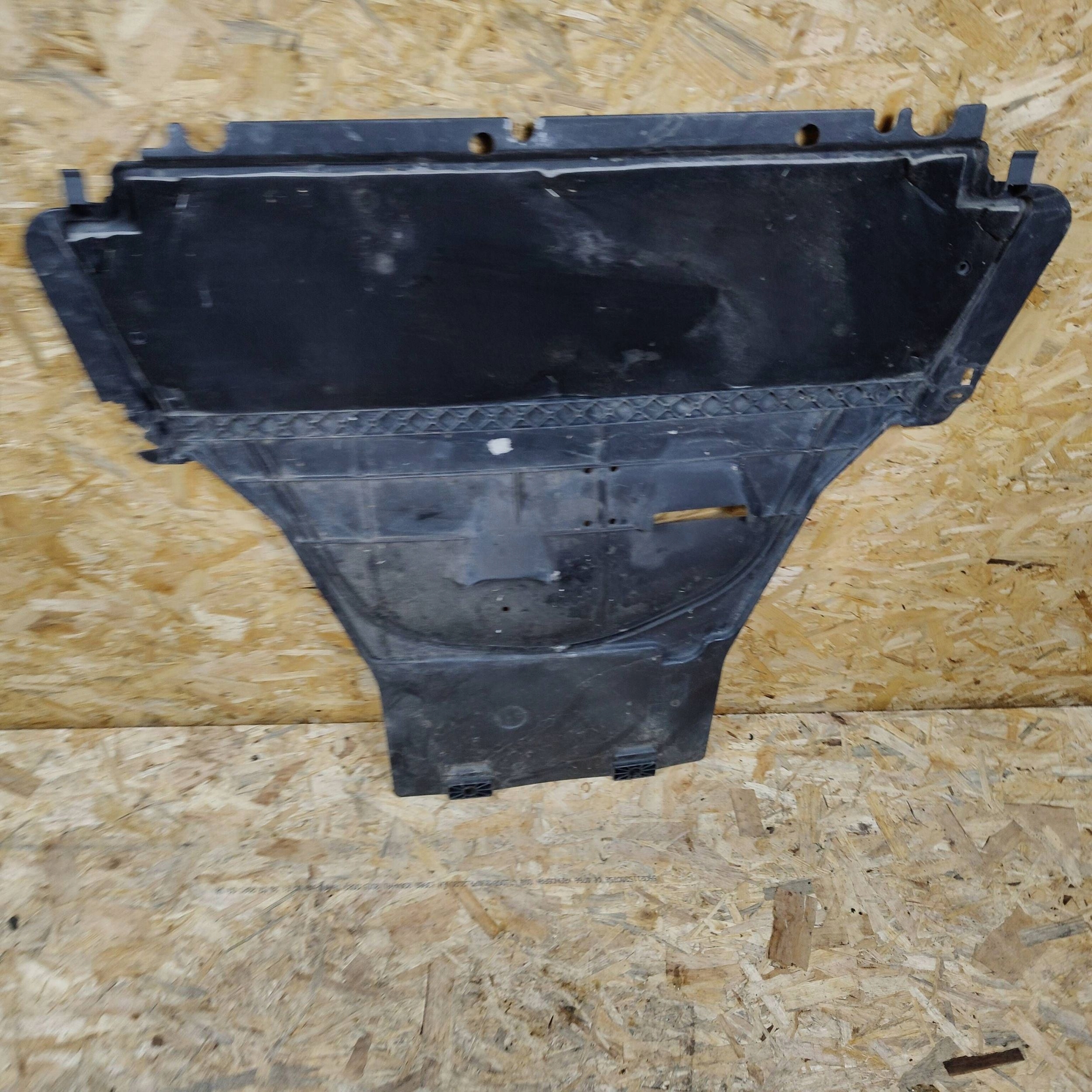 cover below engine Renault Megane III scenic III 758900006R