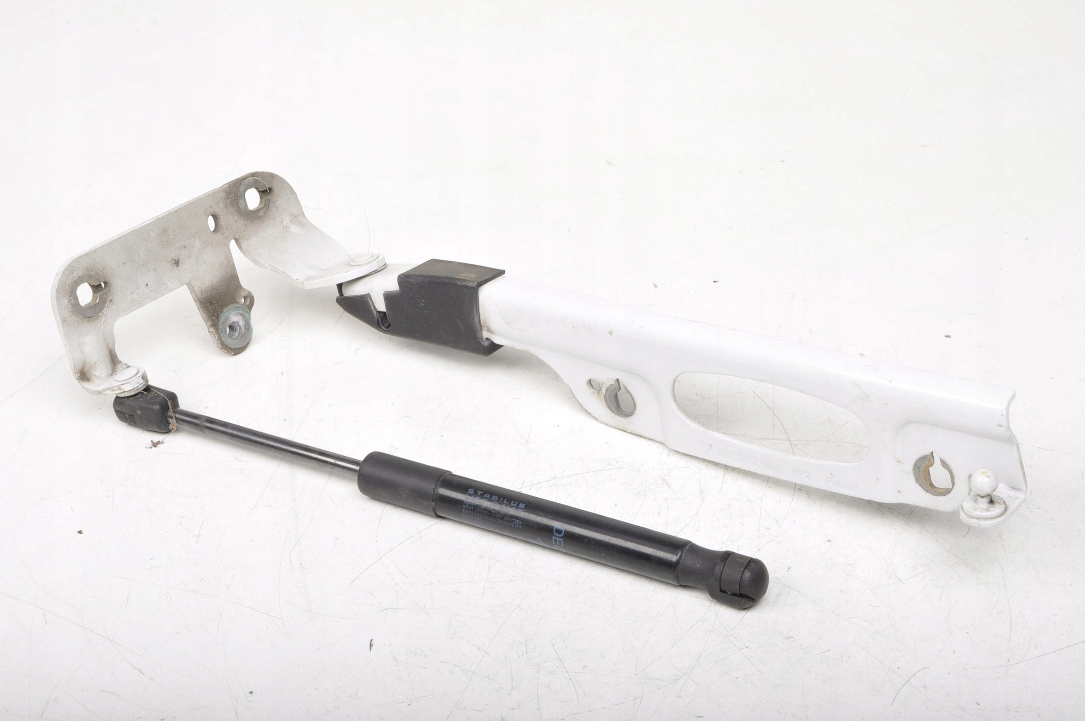 PORSCHE 718 CAYMAN 982 ZAWIAS MASKI PRAWY 99151115203