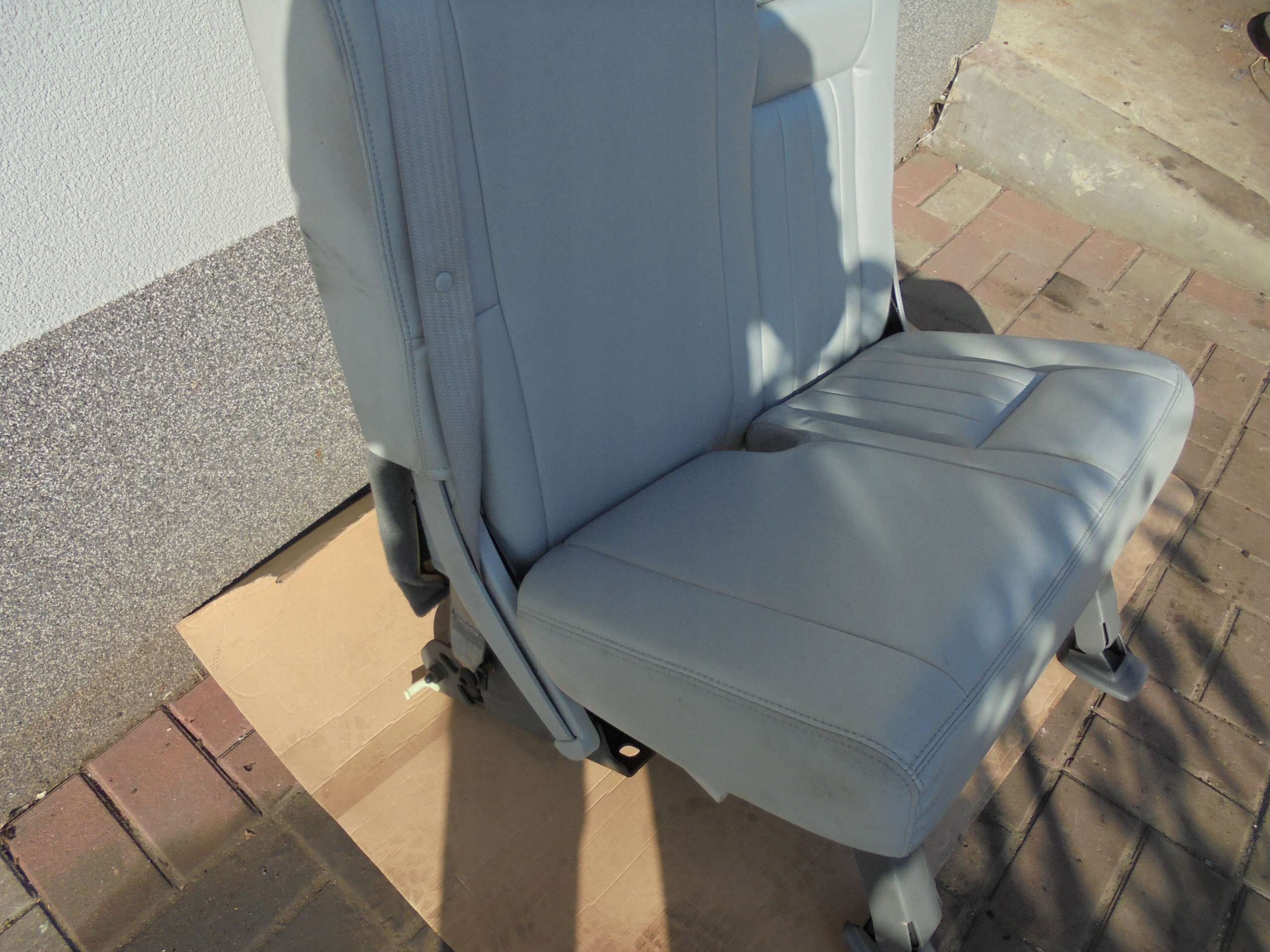 кресло левый зад 3 LINCOLN NAVIGATOR 2004