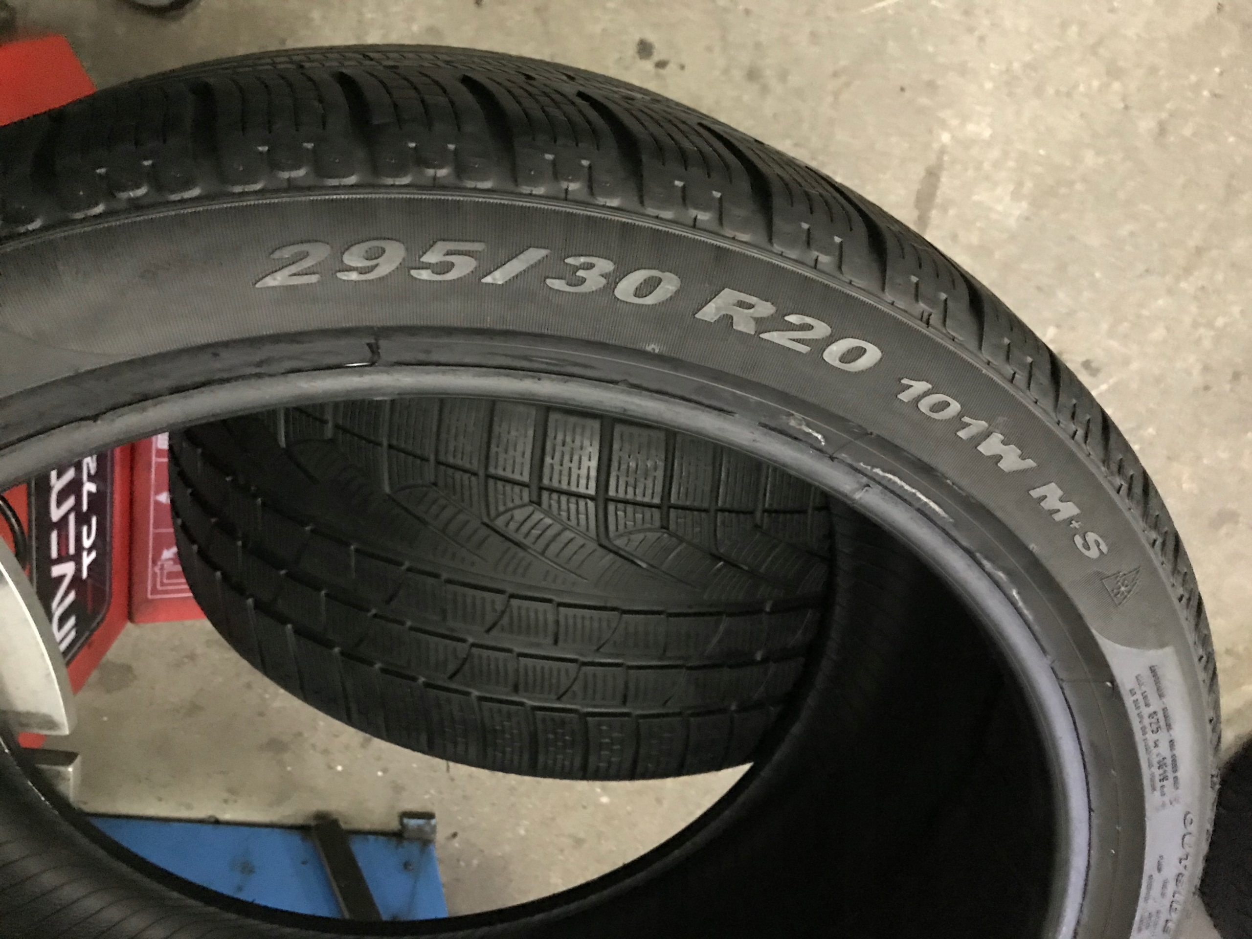 2 tyres winter 295/30R20 Pirelli Winter Sottozero