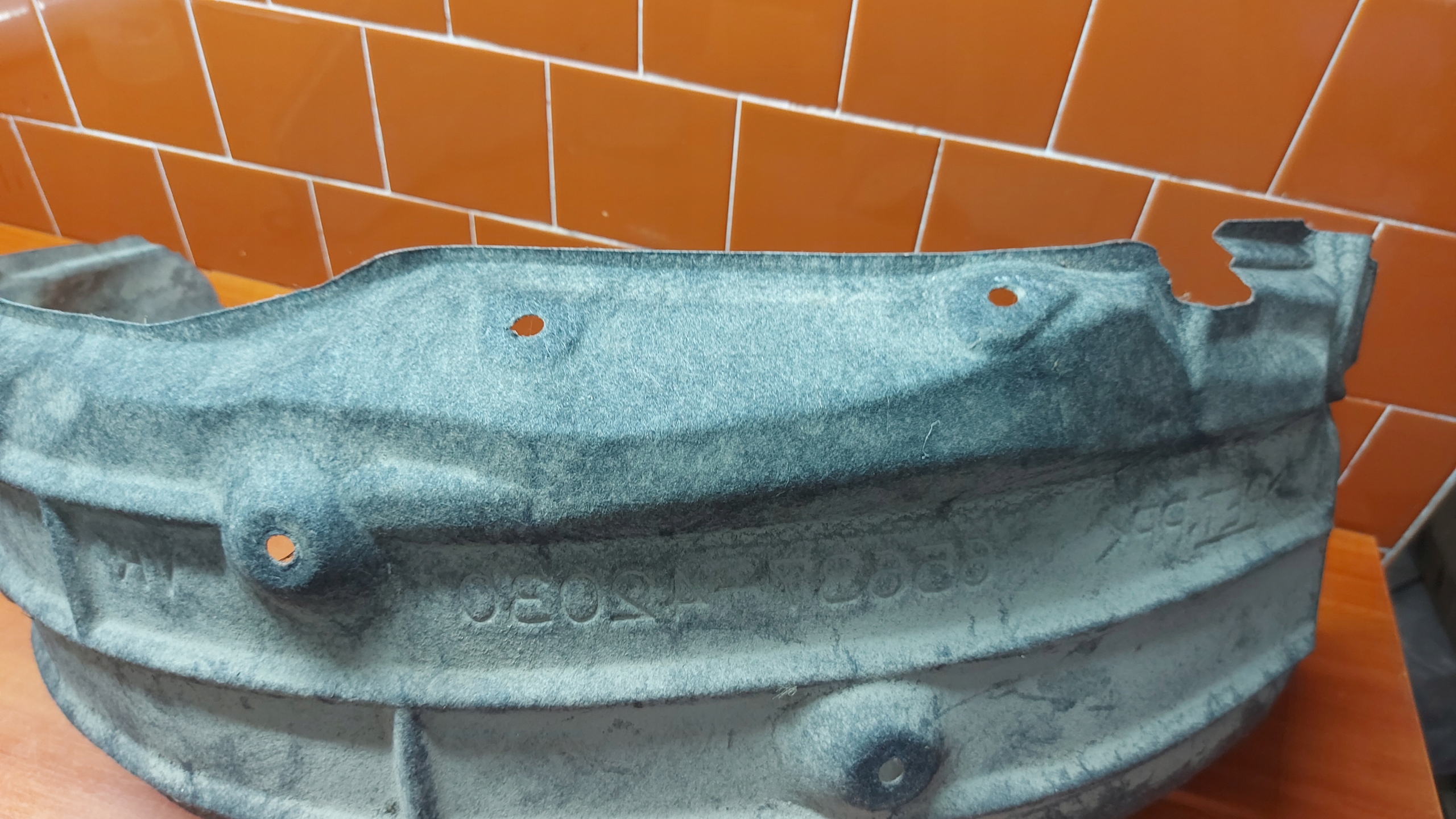 mudguard right right rear part rear. TOYOTA RAV4 V 18