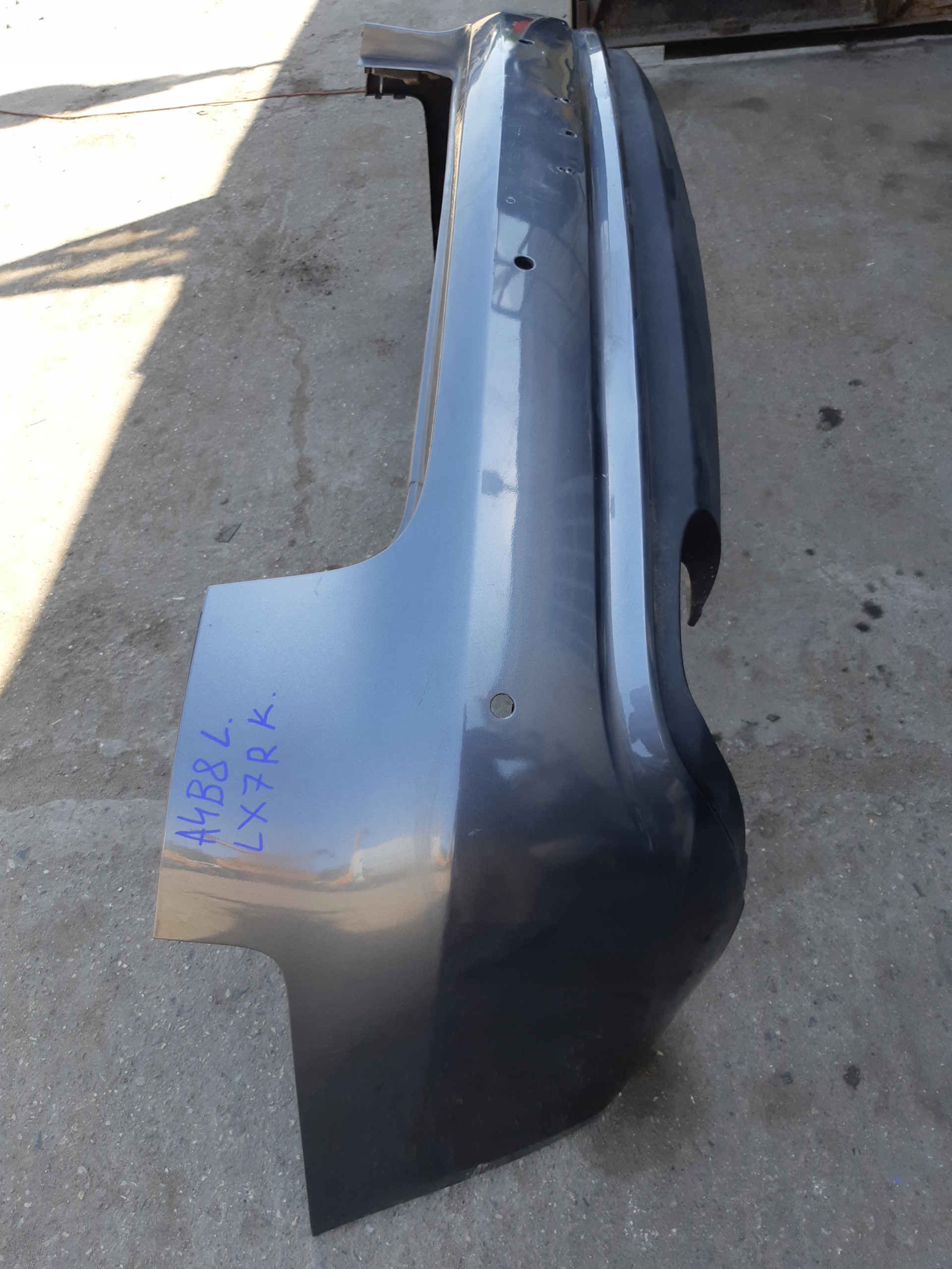 AUDI A4 B8 AVANT KOMBI LX7R bumper rear part rear PDC