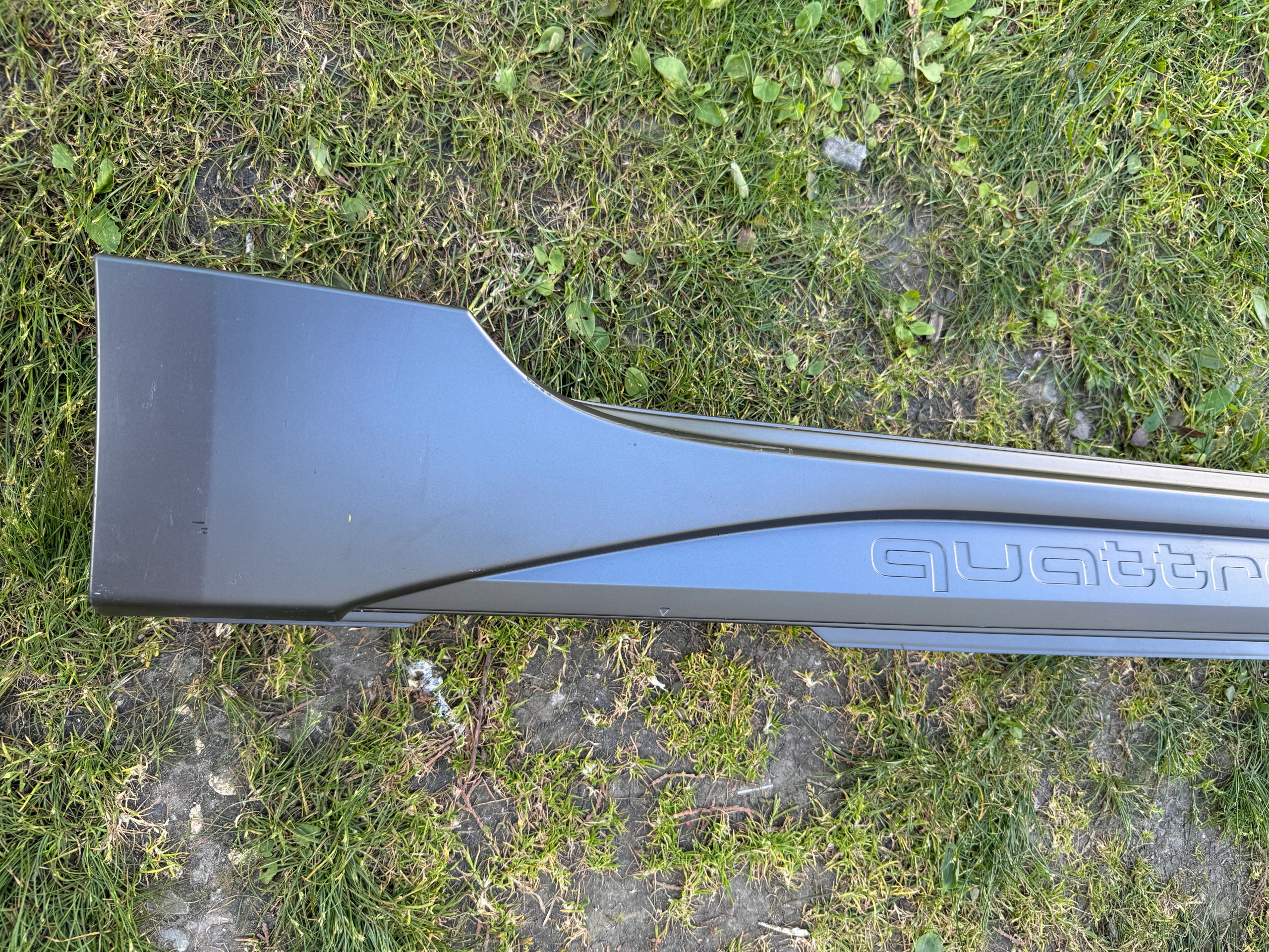 LISTWA PROGOWA PRAWA NAKŁADKA AUDI A6 C8 ALLROAD 4K9 Typ samochodu 4x4/SUV Samochody osobowe