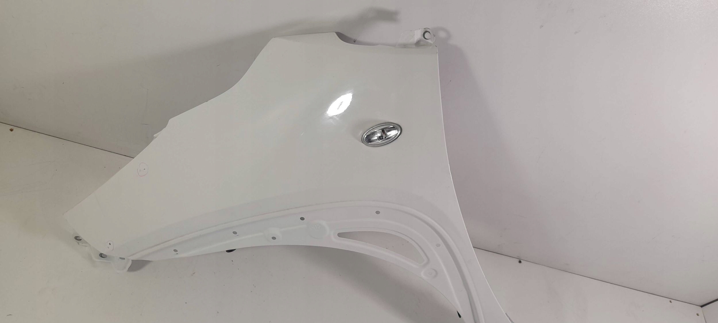 Toyota Aygo X fender front left 040 (X20)