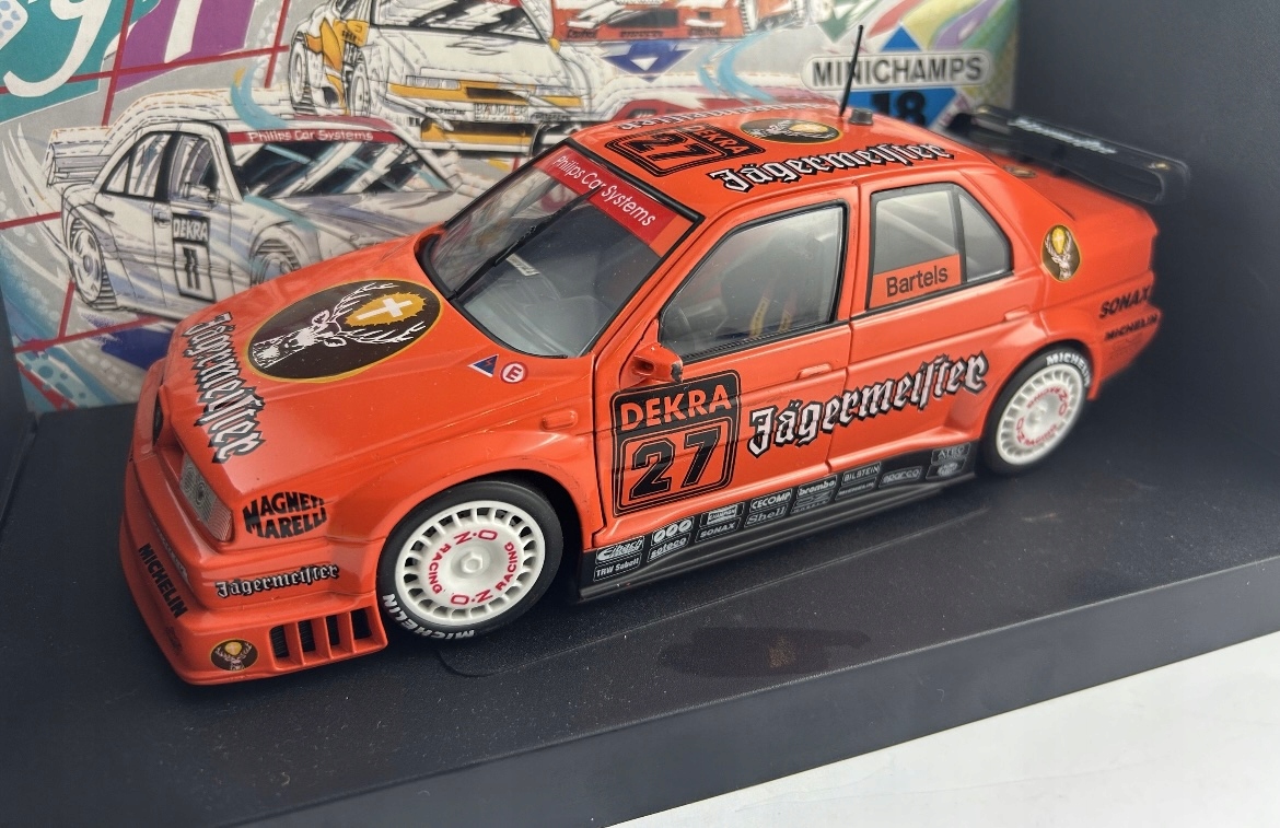 アルファロメオ 155 1/18 UTMODELS Jägermeister Minichamps/UTmodels Alfa Romeo 155 Jagermeister 1/18 • Cena
