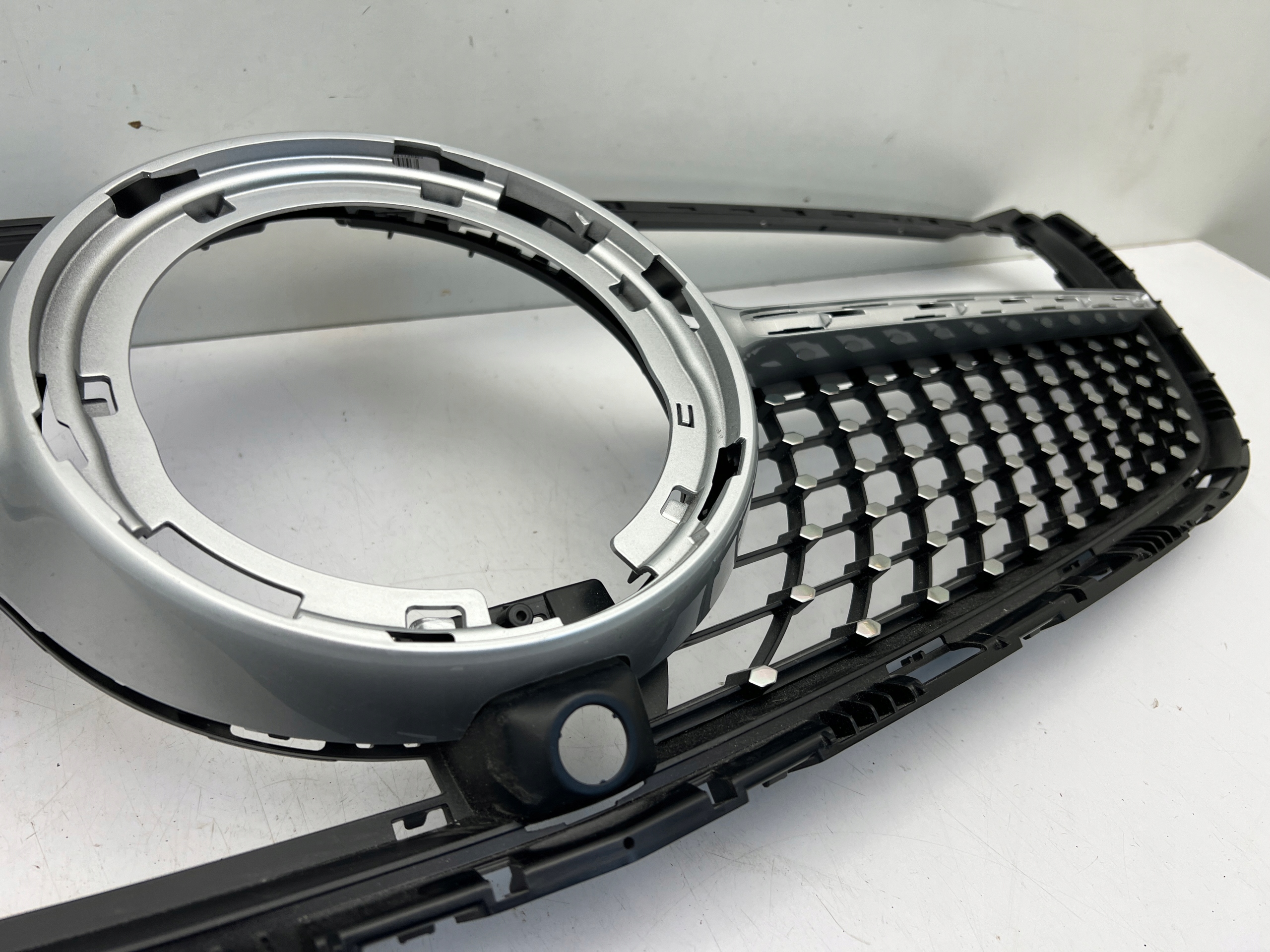 MERCEDES VITO W447 AMG LIFT ATRAPA GRILL CHROM ZDERZAKA PRZEDNIEGO PRZÓD N Producent części Mercedes-Benz OE