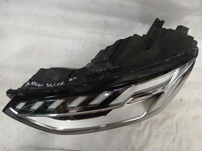 Licht vorne links AUDI A4 B9 8W0941033D