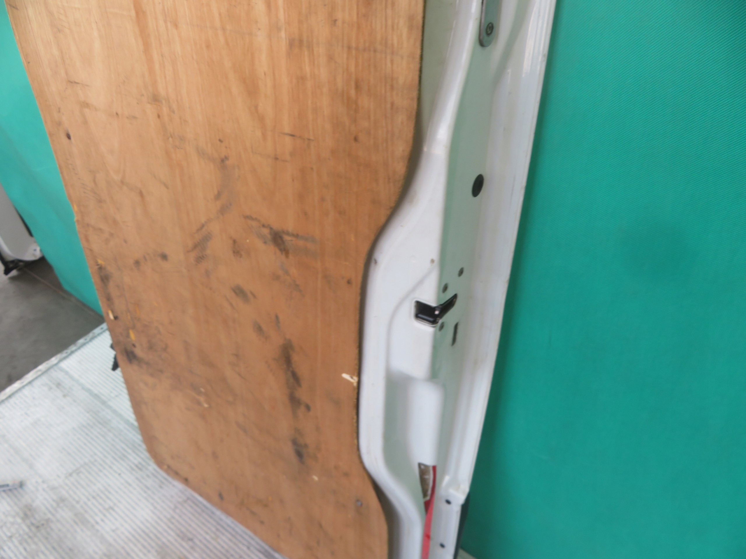 door right rear. DUBEL KABINA MERCEDES SPRINTER 19R
