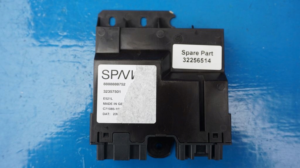 VOLVO XC40 - module control unit bonnet boot