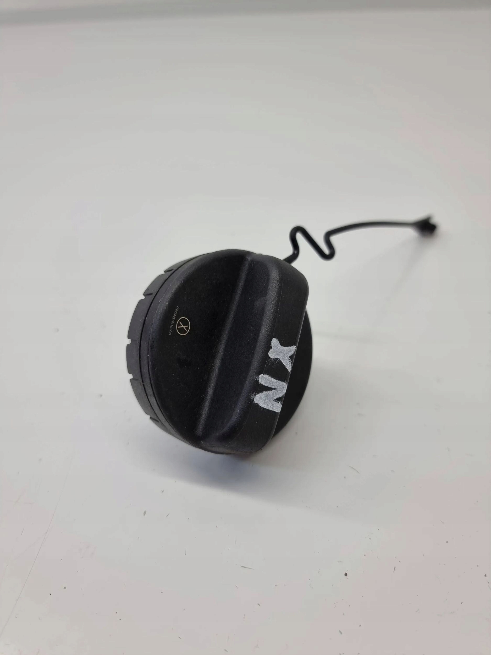 Korek wlewu paliwa Lexus NX