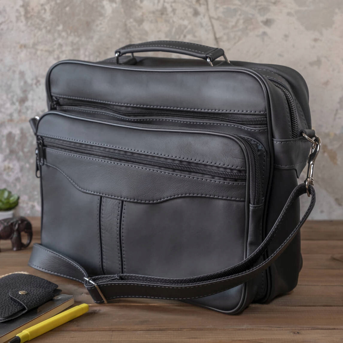 Pánská taška na práci s rukojetí z přírodní kůže, velká, černá Belveder Nord12