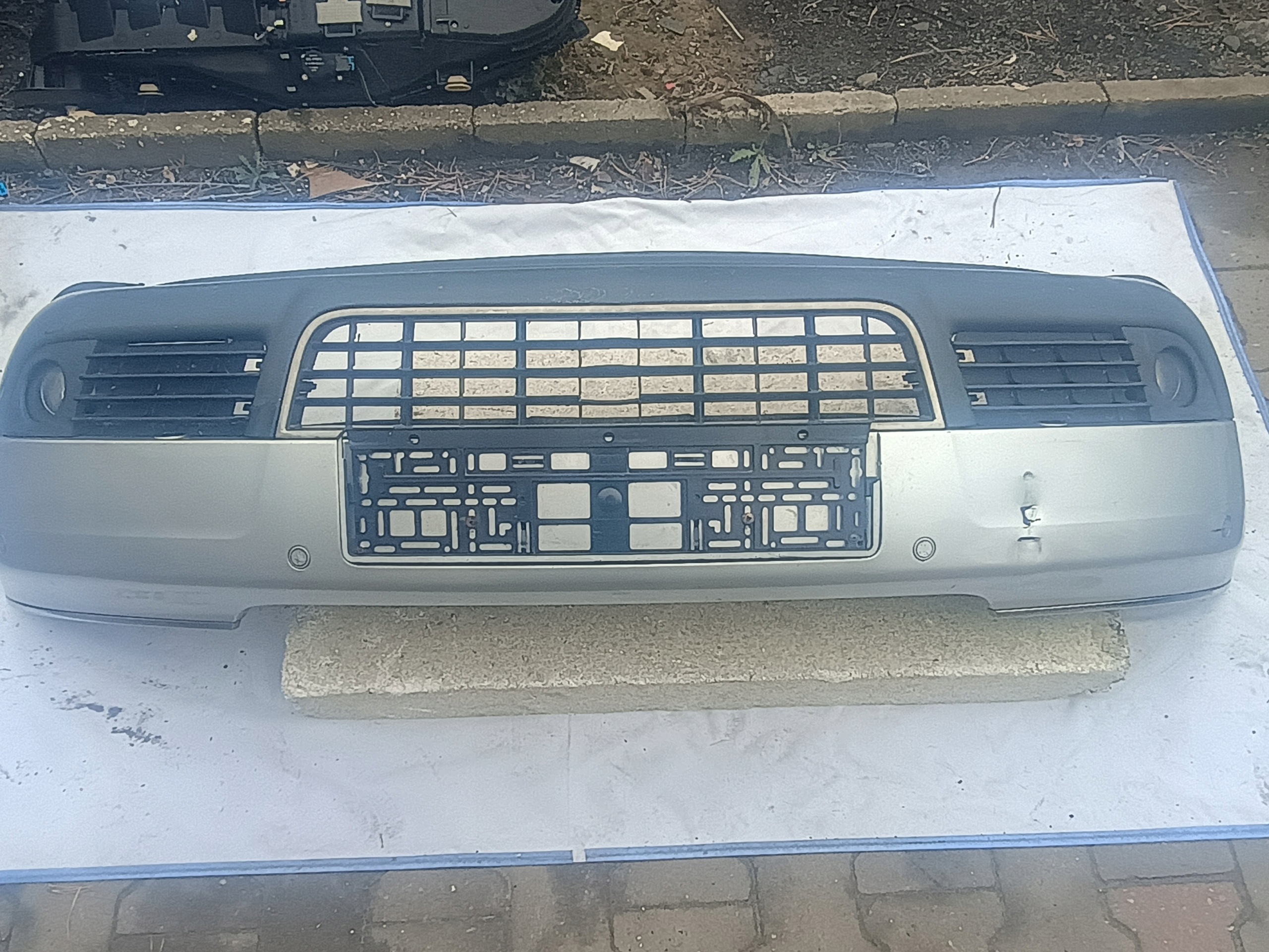 nárazník předek AUDI A6 C5 PDC