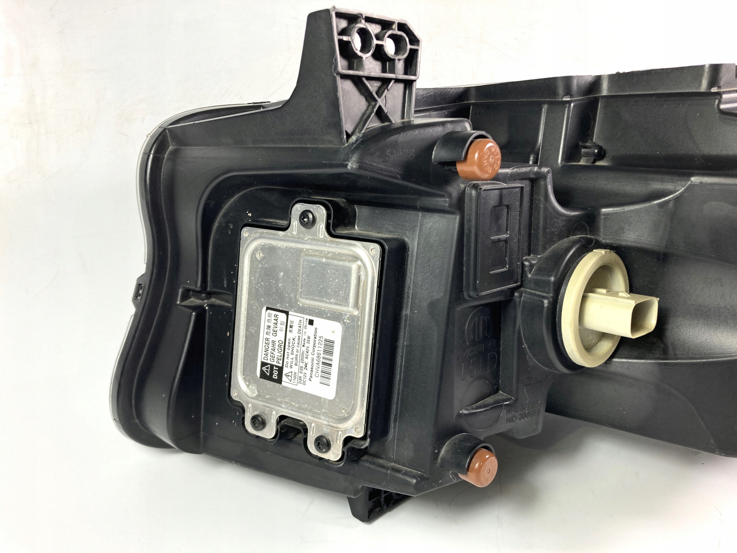 Dodge Charger 2015-18 reflektor light front right front XENON