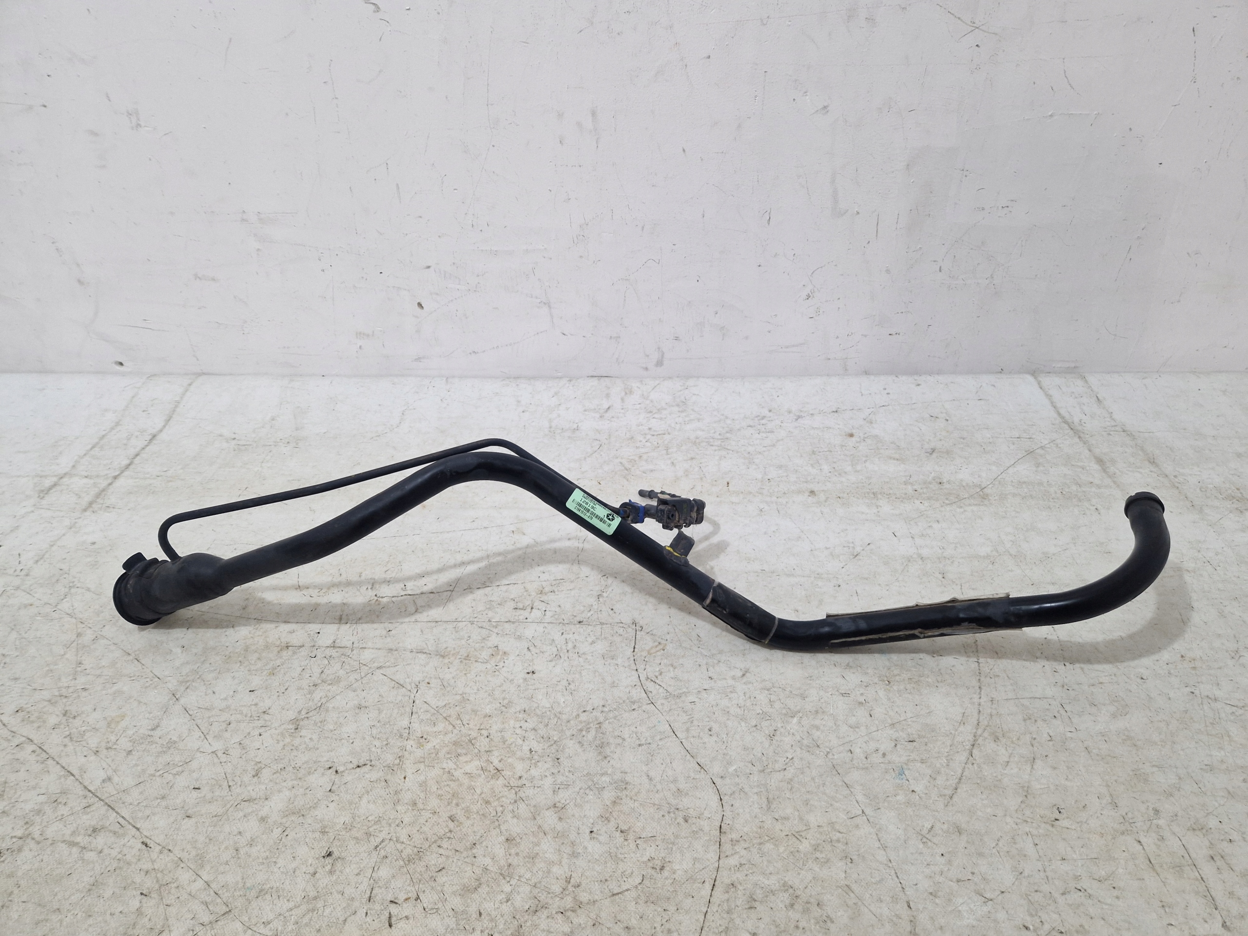 DODGE CHALLENGER 15- rohr Tankklappe 68061727AH