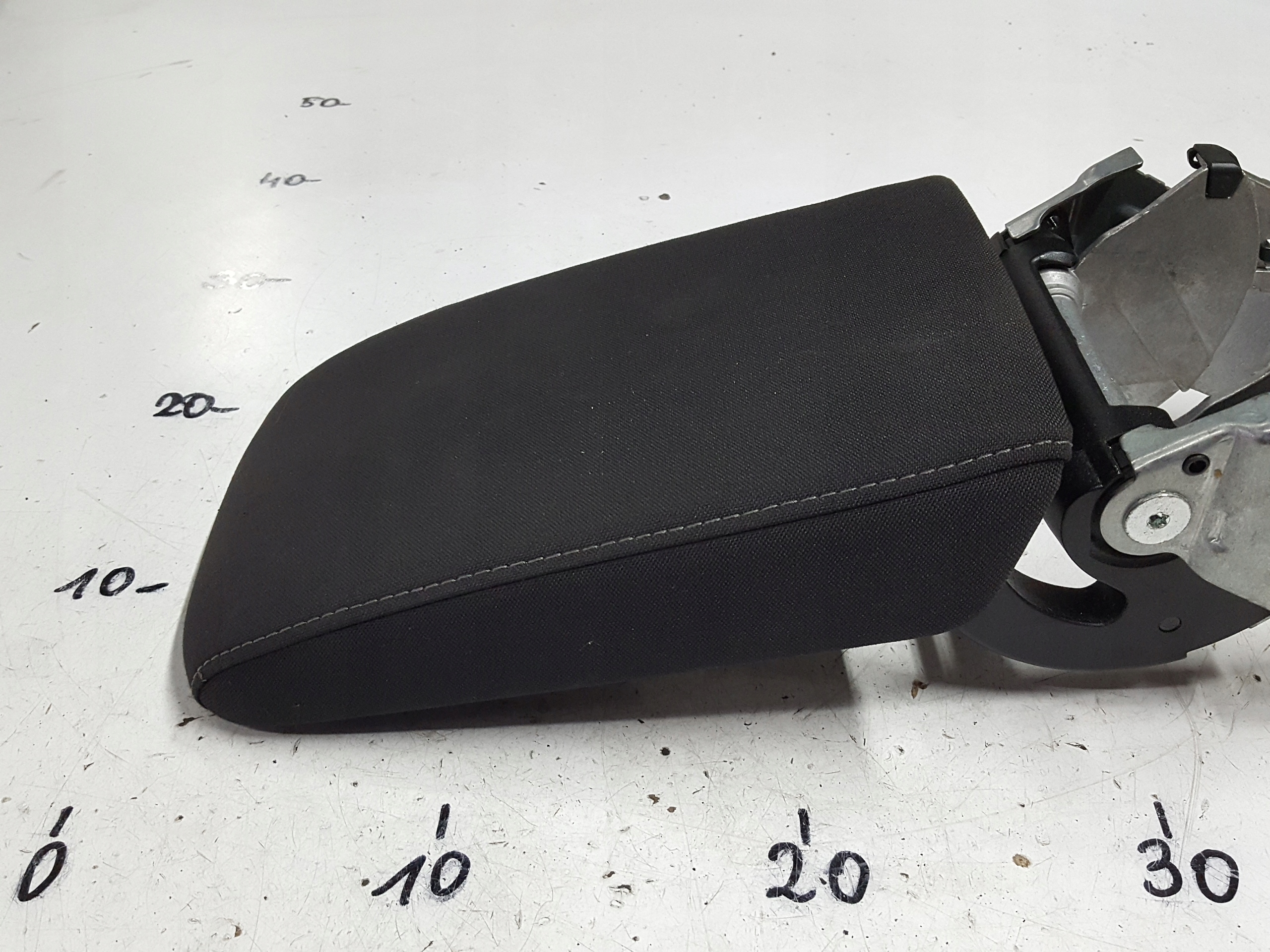 vw Golf 7 VII SPORTSVAN 14r- подлокотник