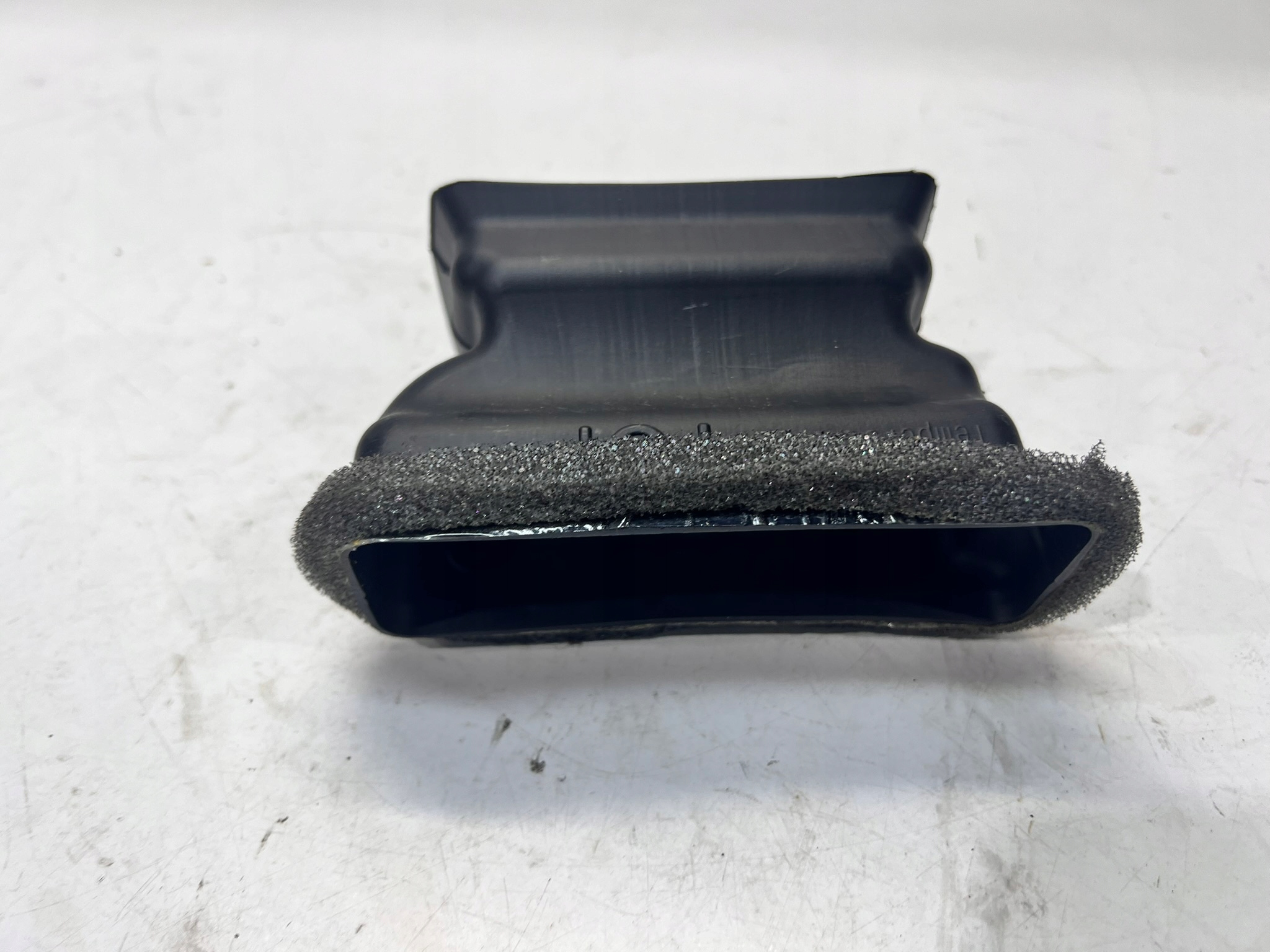 drain POWIETRZNY AUDI Q5 FY 80A857042