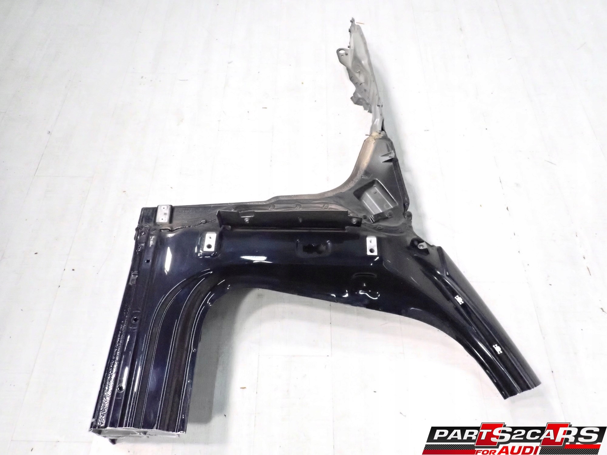 FARTUCH BŁOTNIKA ĆWIARTKA LEWA PRZÓD A8 D4 LY9T Numer katalogowy części 4H0809245C 4H0805175E