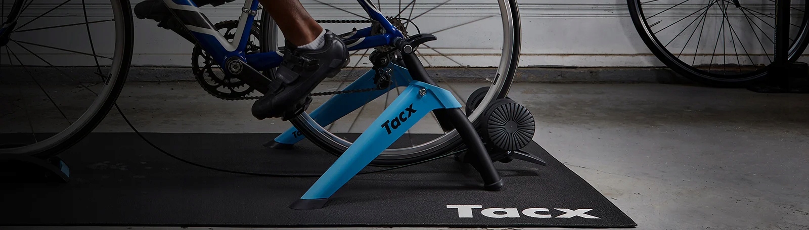 TRENAŻER DO ROWERÓW SZOSOWYCH MAGNETYCZNY TACX BOOST Tacx Boost KOMPAKTOWY Kod producenta 010-02419-02