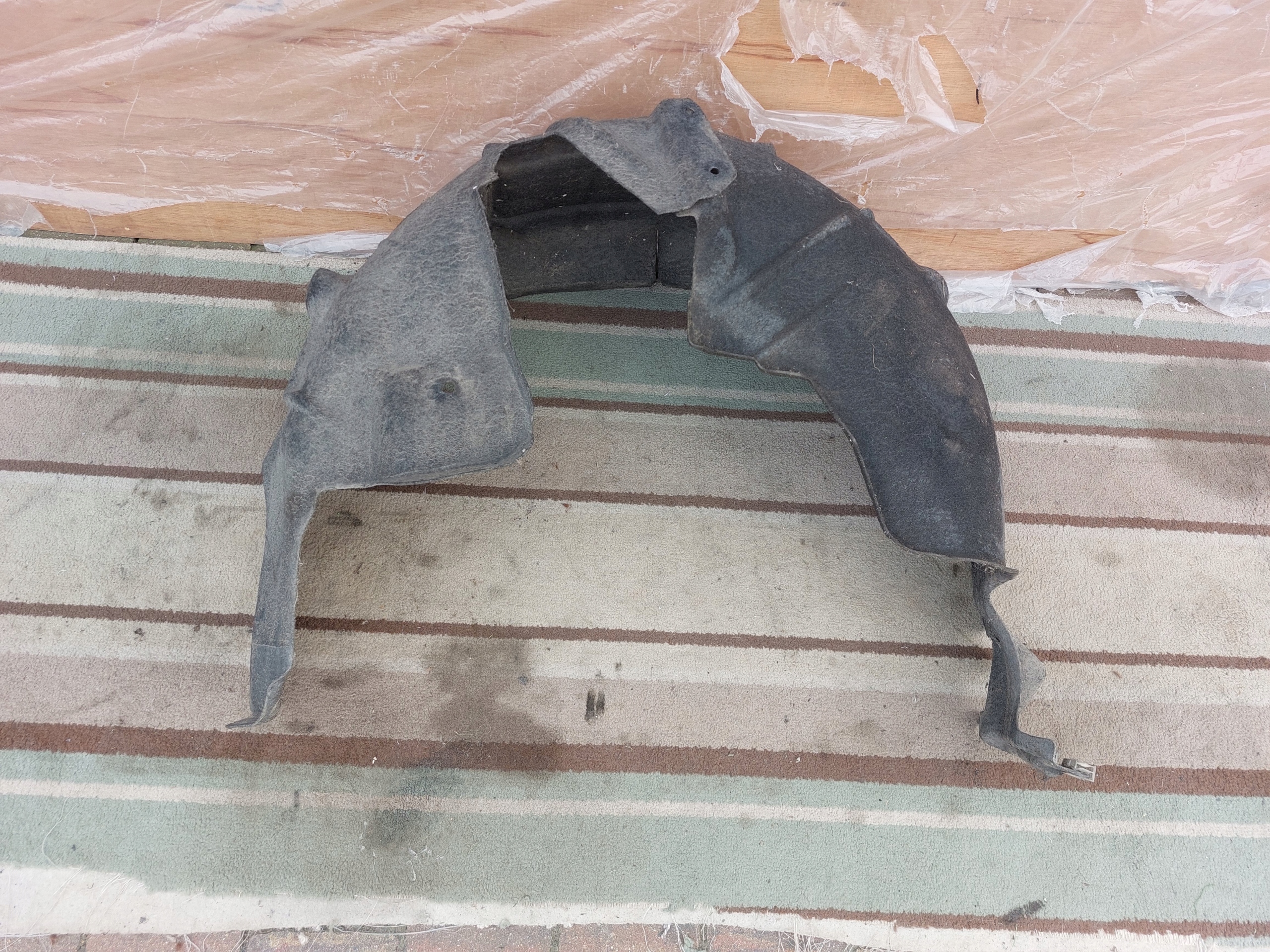 BMW X1 F48 mudguard left rear part 7346041