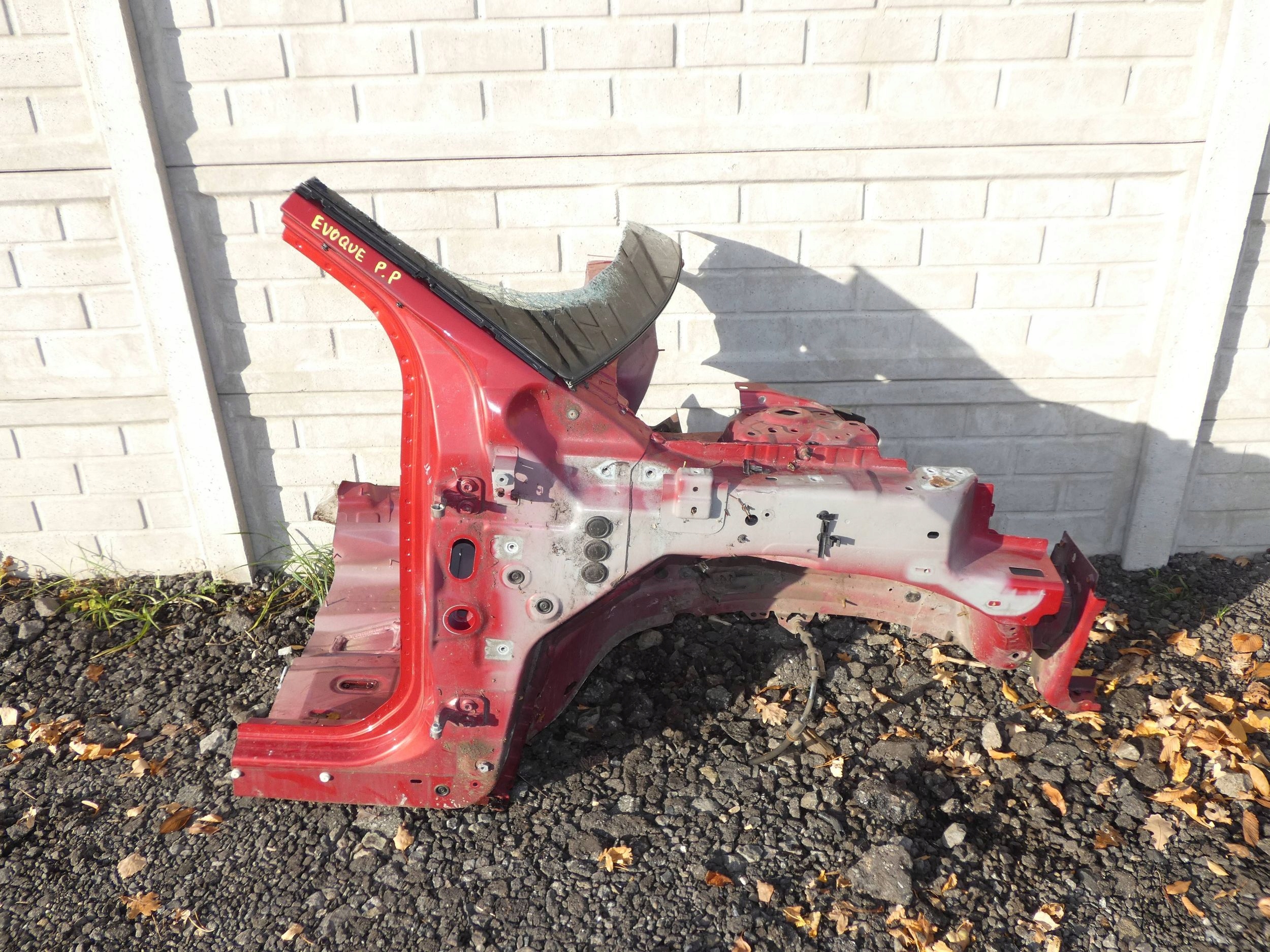 RANGE ROVER EVOQUE and L538 quarter quarter right right front