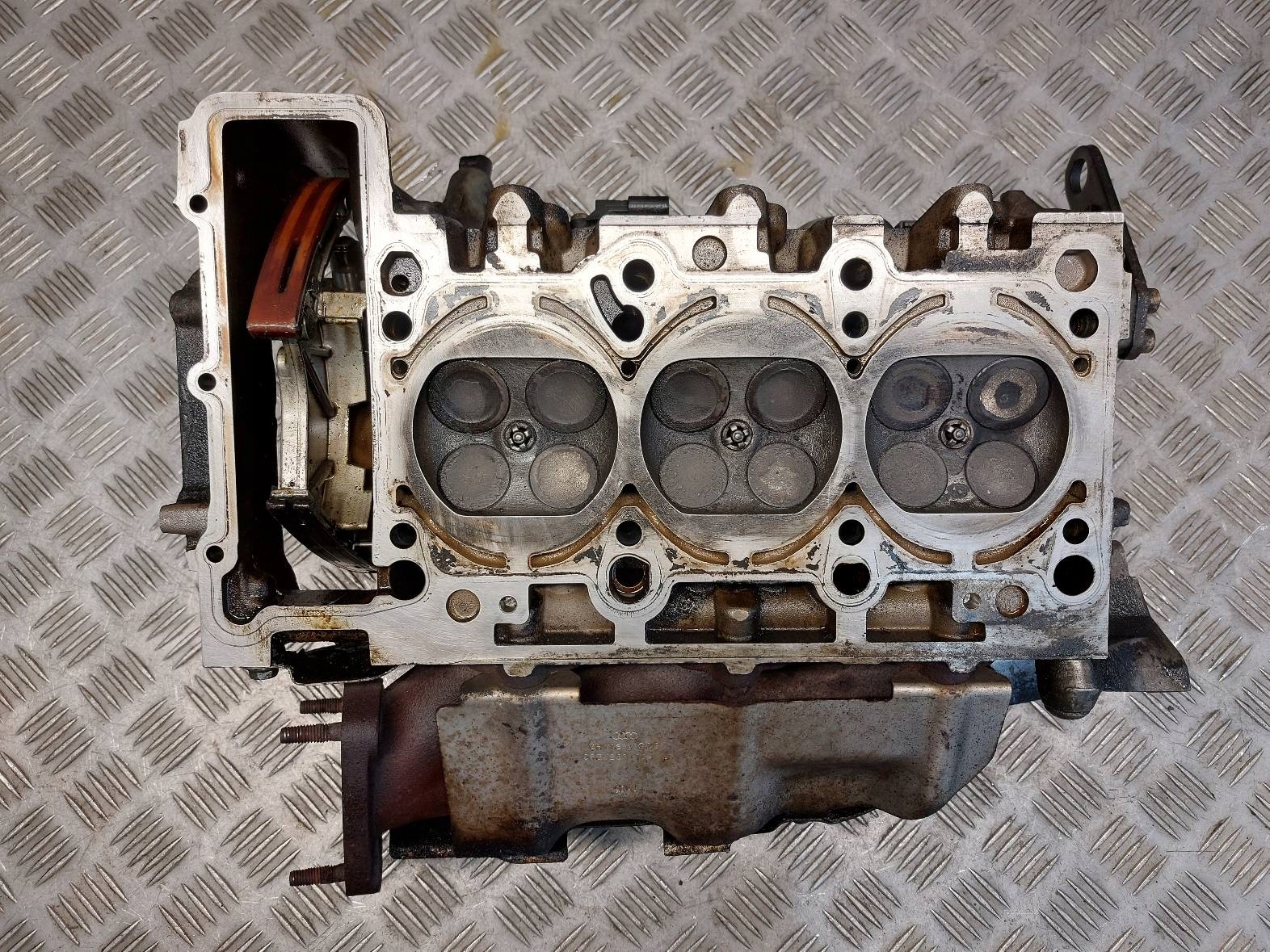 TESTATA + COPERCHIO PUNTERIE AUDI A6 C6 2.4 V6 BDW 06E103373D