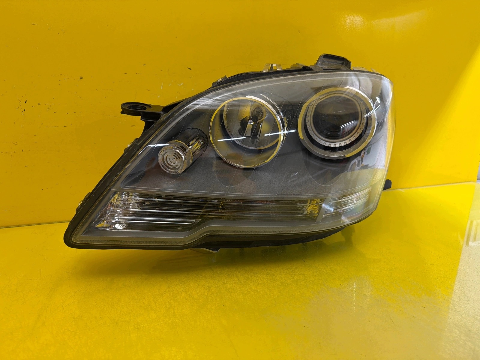 light left front Mercedes ML W164 Lift Bi-Xenon A1648205359