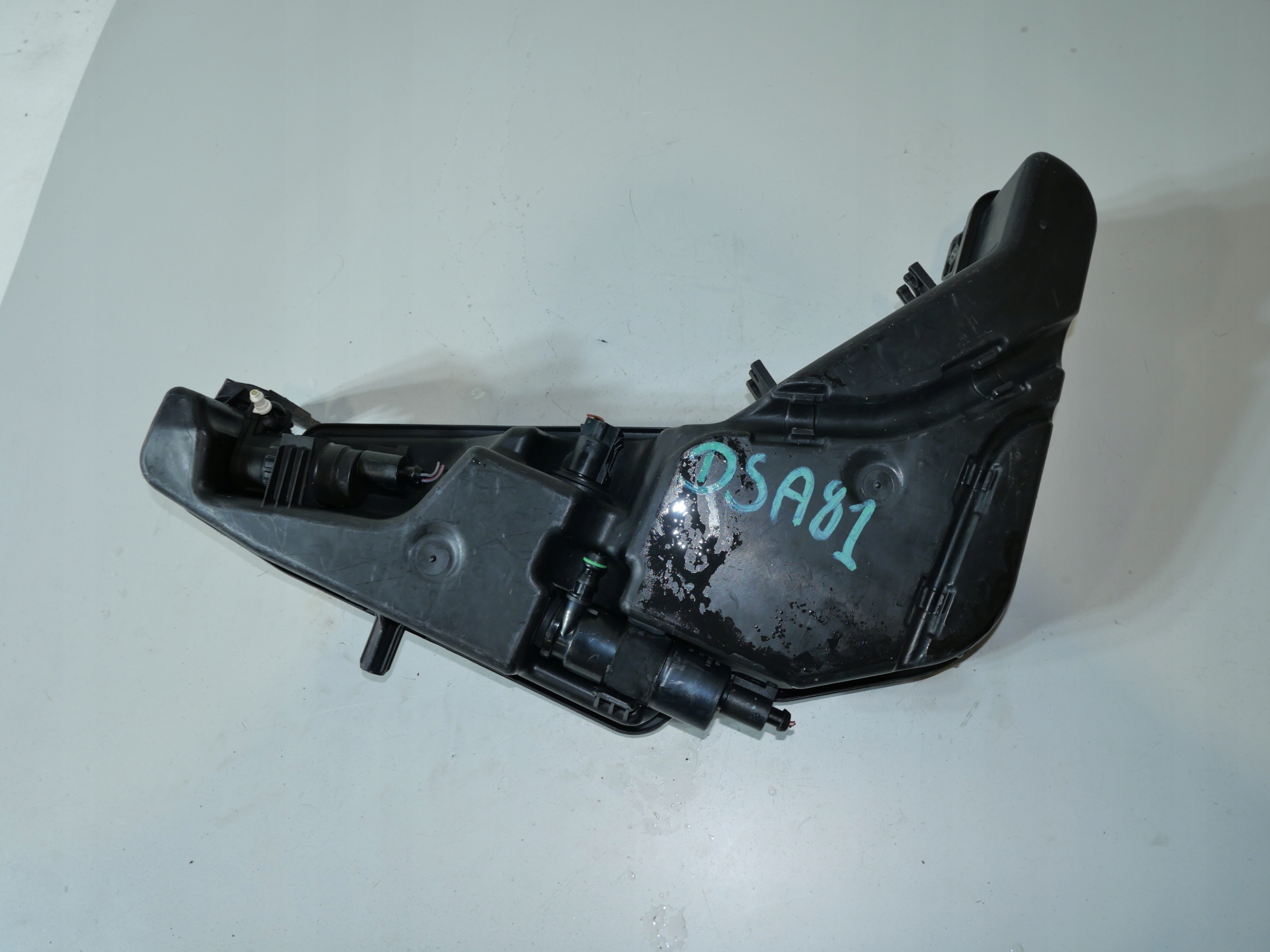 AUDI Q5 washer fluid tank 8R0955453B