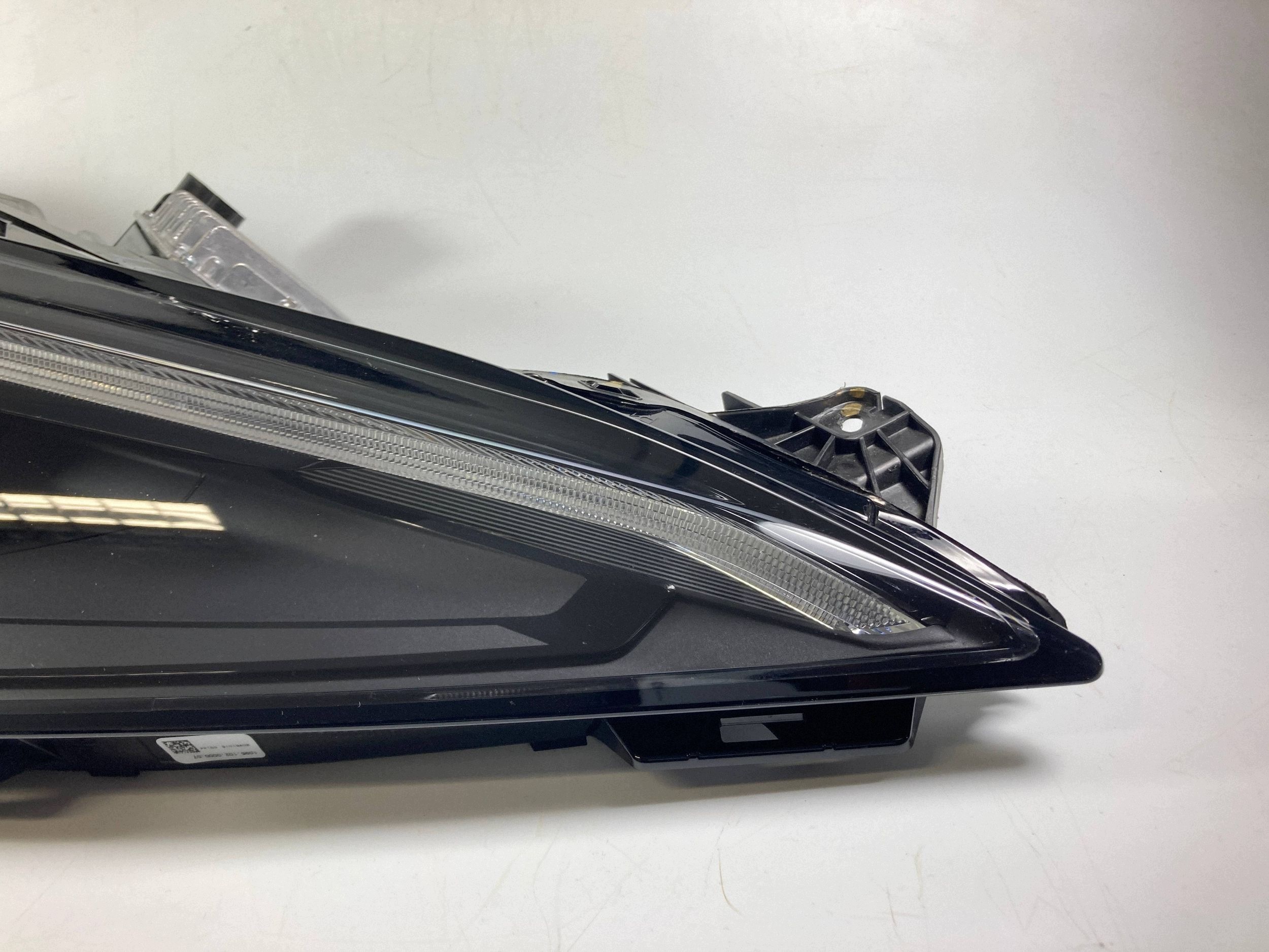 Chevrolet Corvette C8 reflektor light front right FULL LED 2020-26 OEM