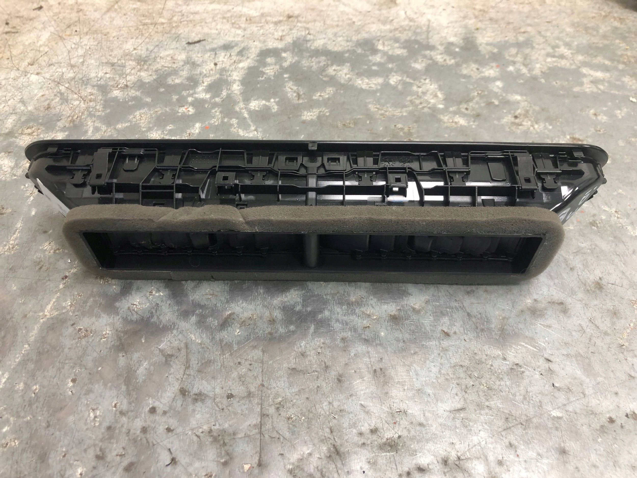 grid air conditioning devices central VW ID3 ID.3 10A819728