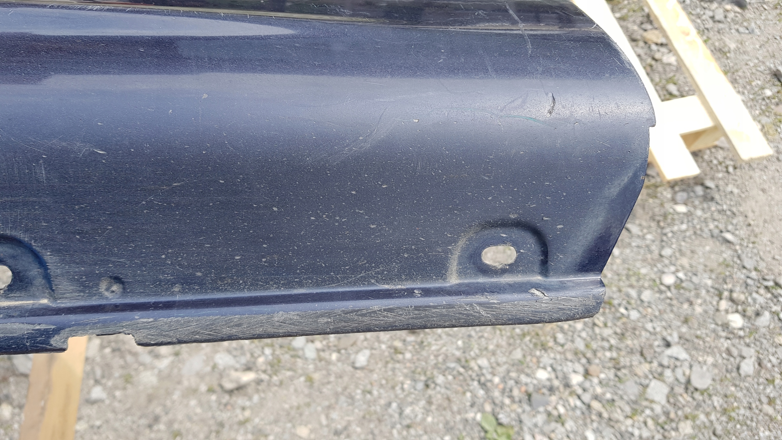 BMW E46 lišta prahová pravá 8209756