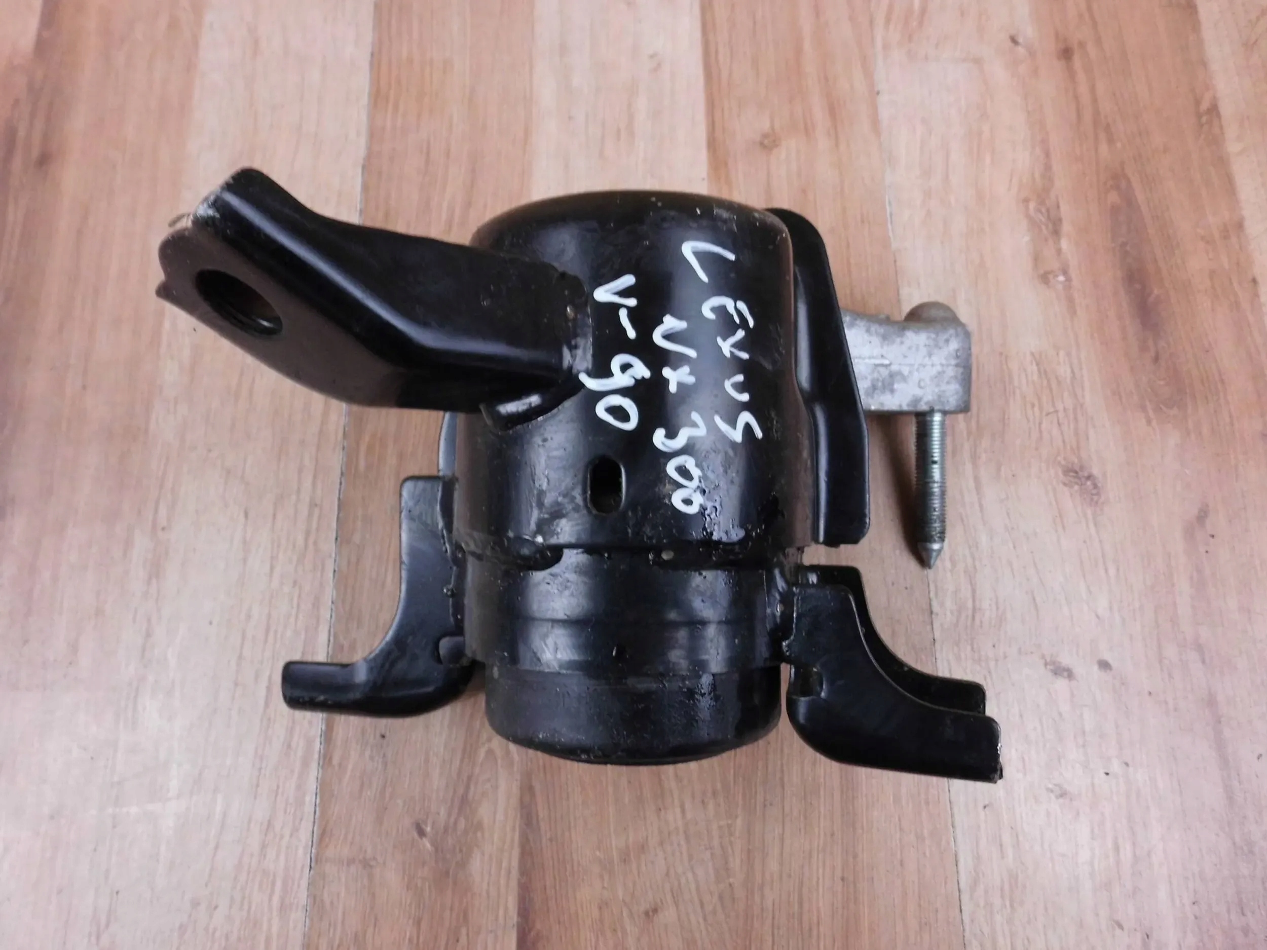 Lexus NX NX300H support holder engine mount right