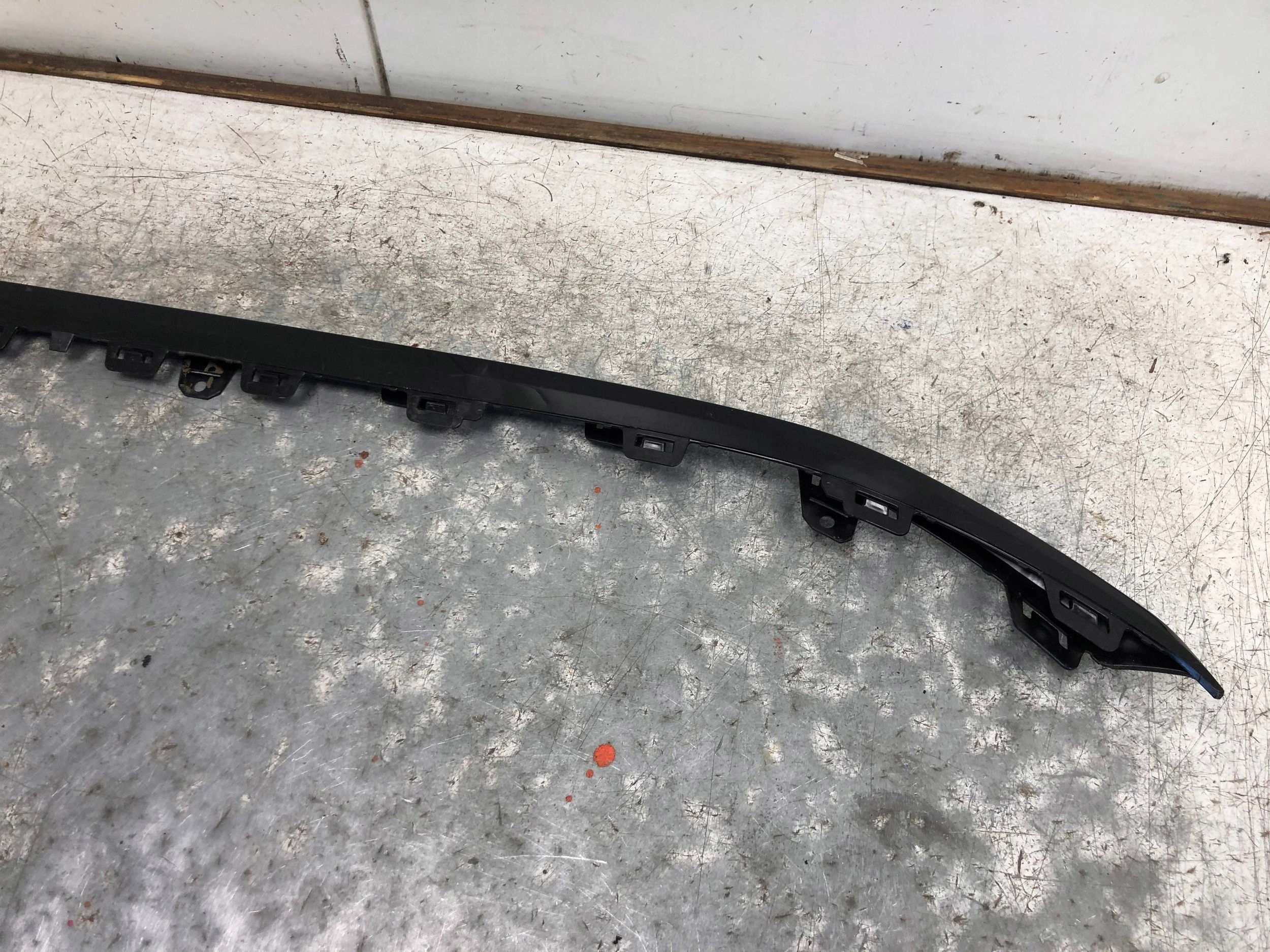 lišta doplněk nárazníku předek AUDI A3 8Y 8Y0807110