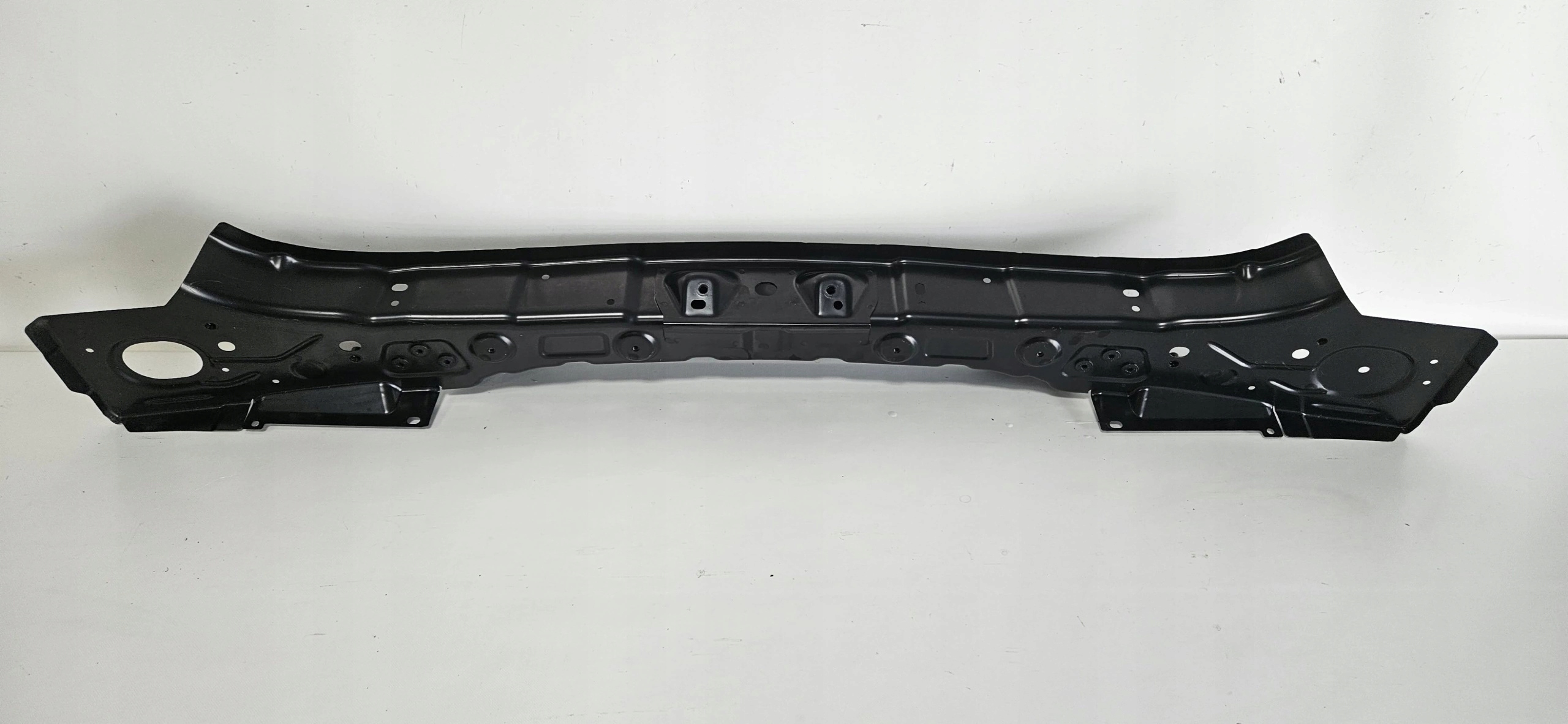 PAS TYŁ TYLNY VOLVO V60 31378813 NOWY ORYGINAŁ Producent części Volvo OE