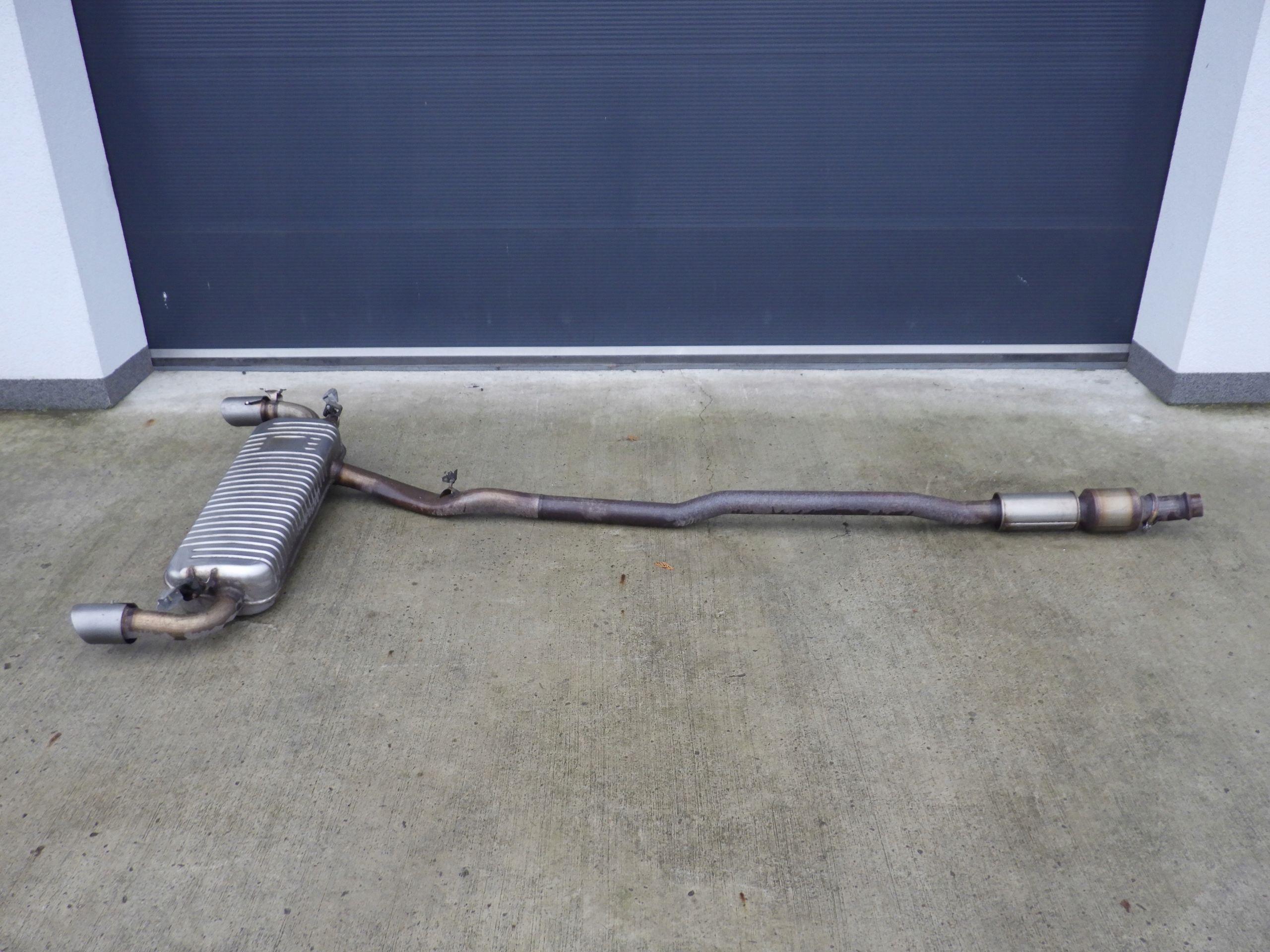 9799875 - BMW F40 M135i 2.0 2021 глушитель концевой каталитический нейтрализатор