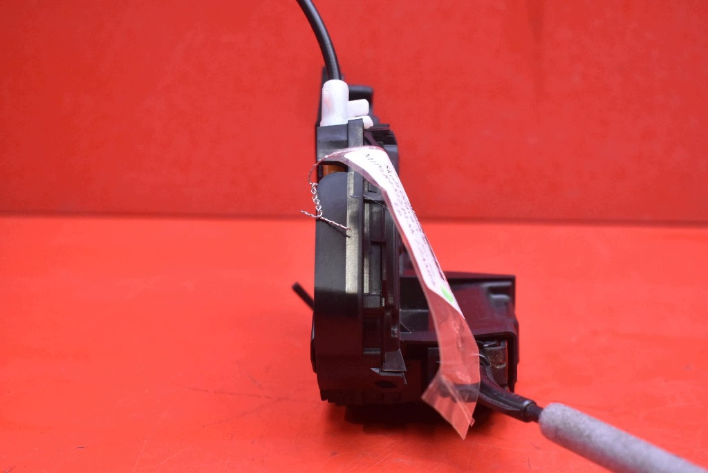 lock door left front front EU 5TB837015A SKODA OCTAVIA 3 III 17-20