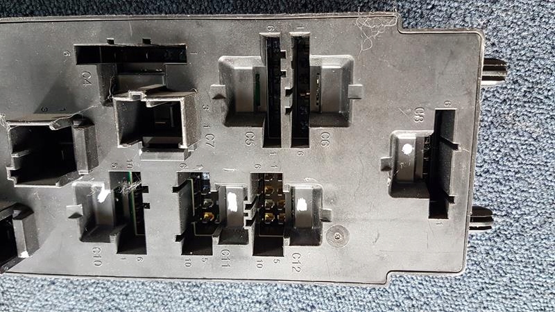 SKRZYNKA BEZPIECZNIKOW LAND ROVER RANGE ROVER Version European