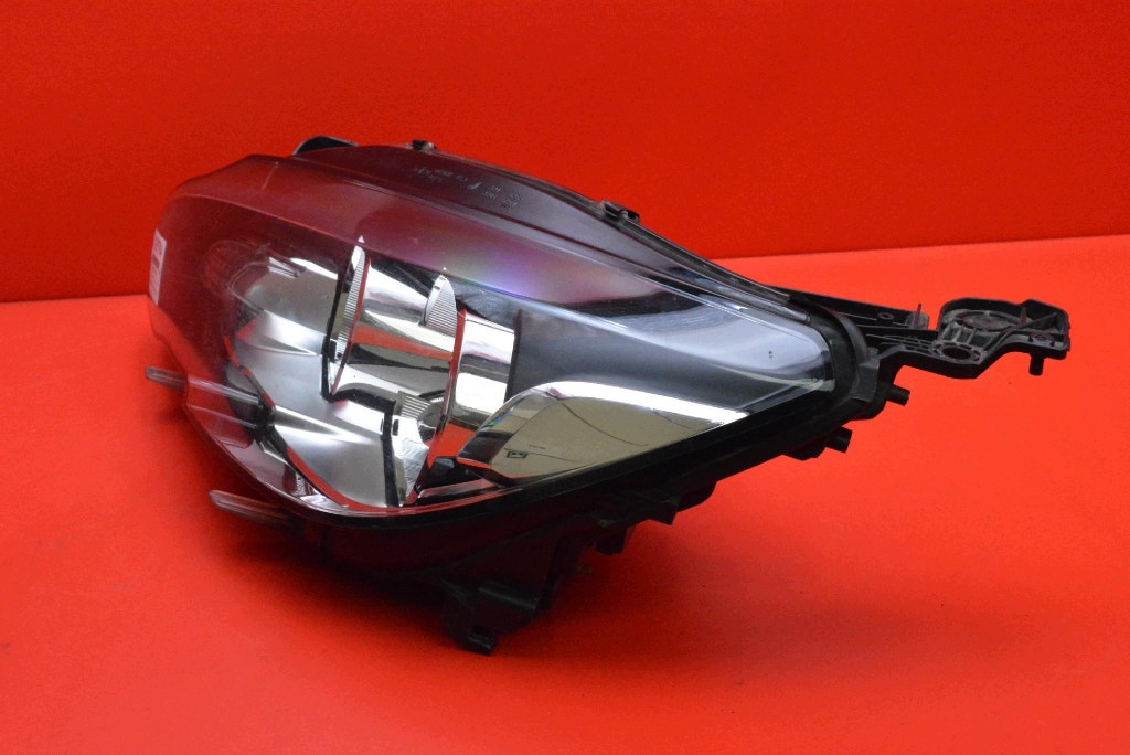 REFLEKTOR left light front EU 9677523080 PEUGEOT 308 2 II T9 13-17