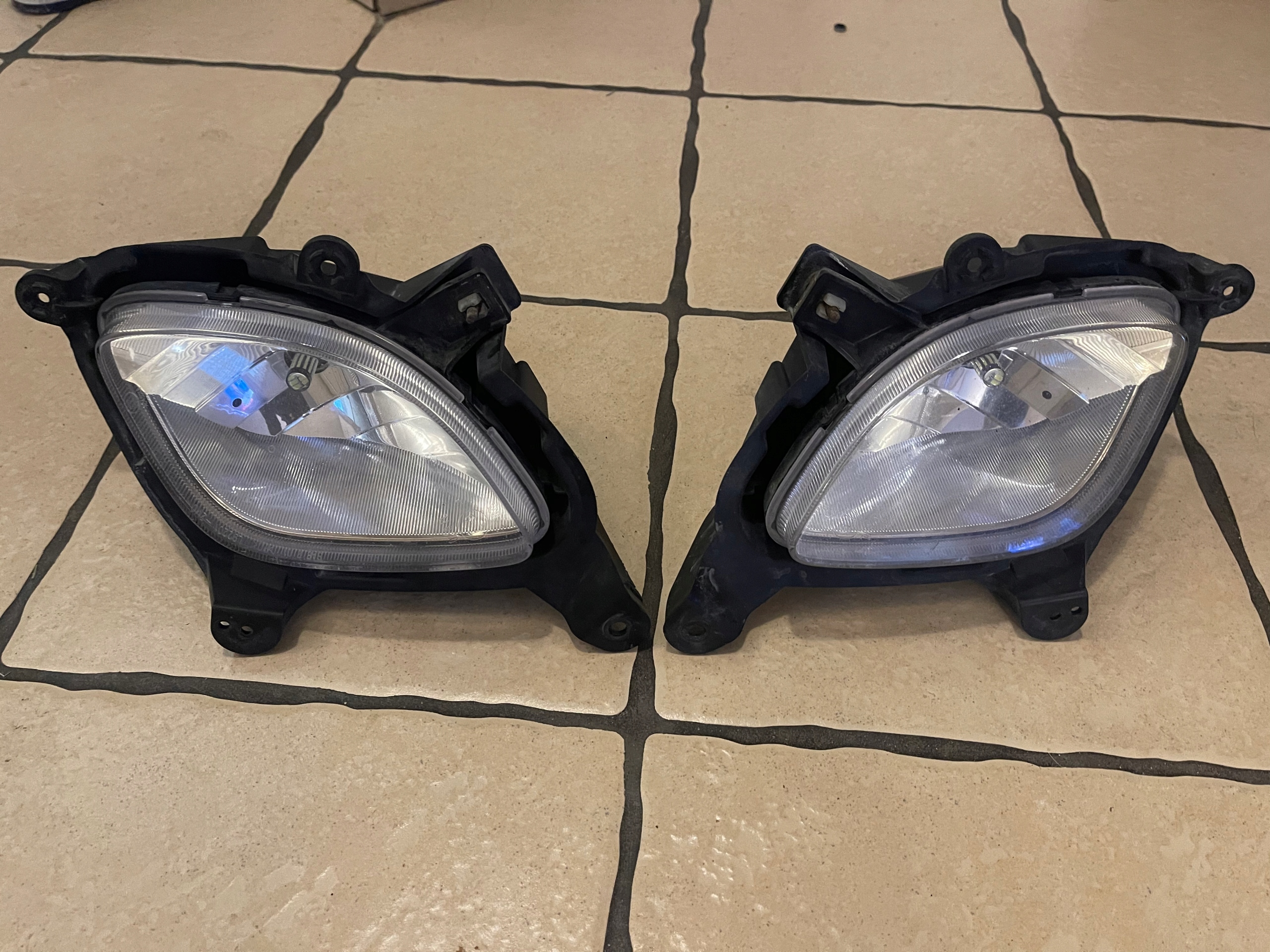 Hyundai Genesis купе противотуманка